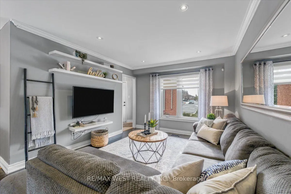 12 Whitbread Avenue