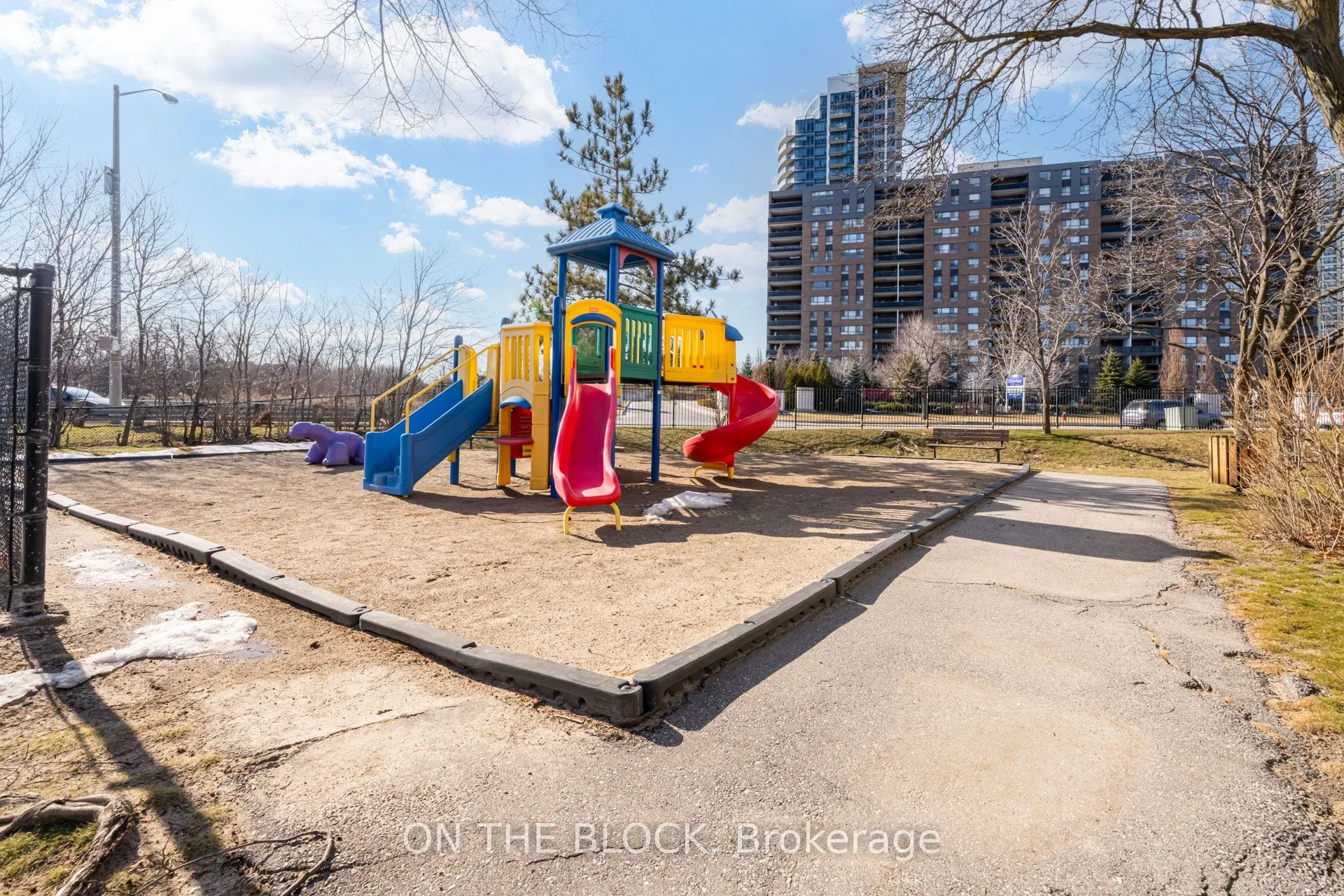 47 Carleton Place, #47