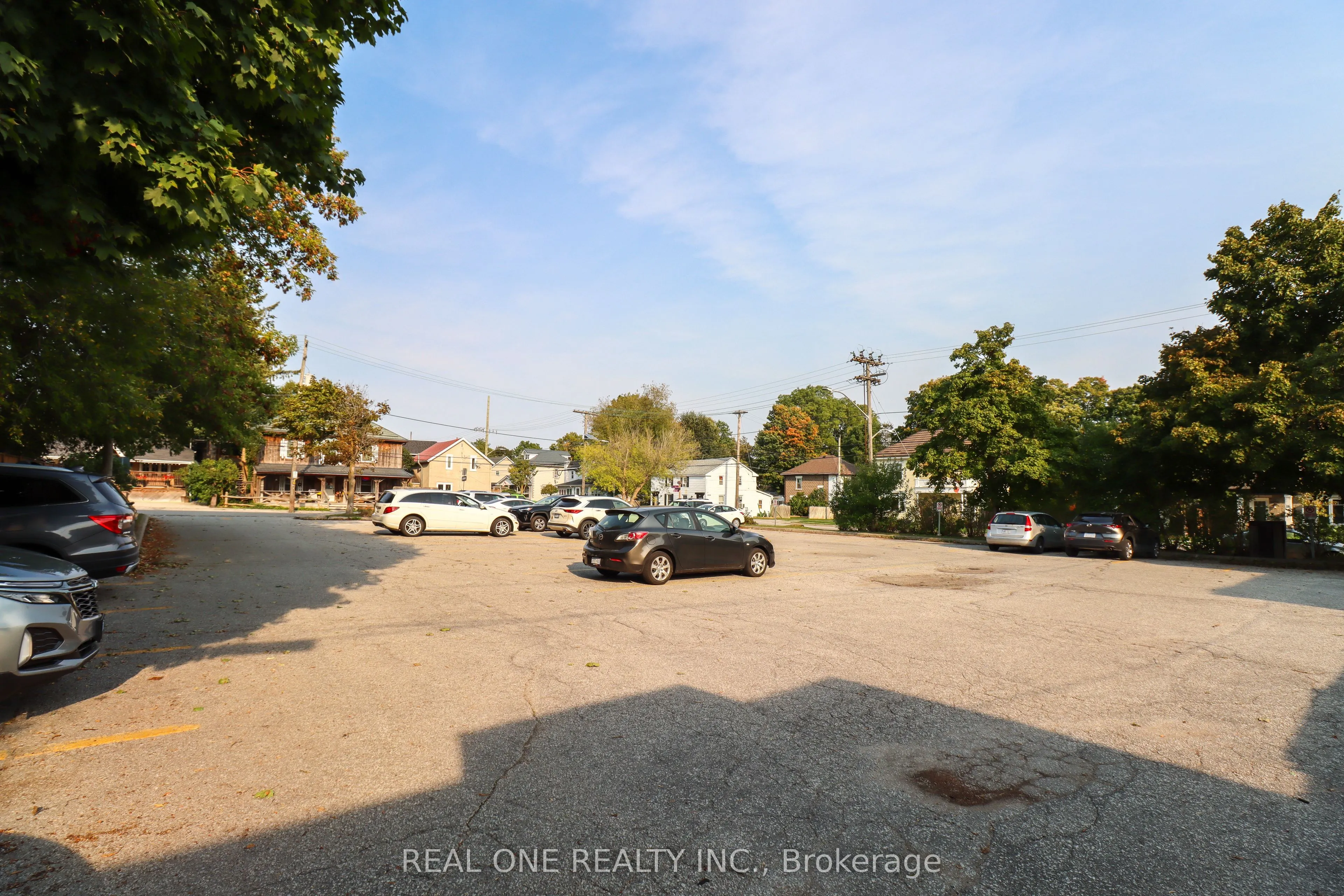 10 Mill Street E