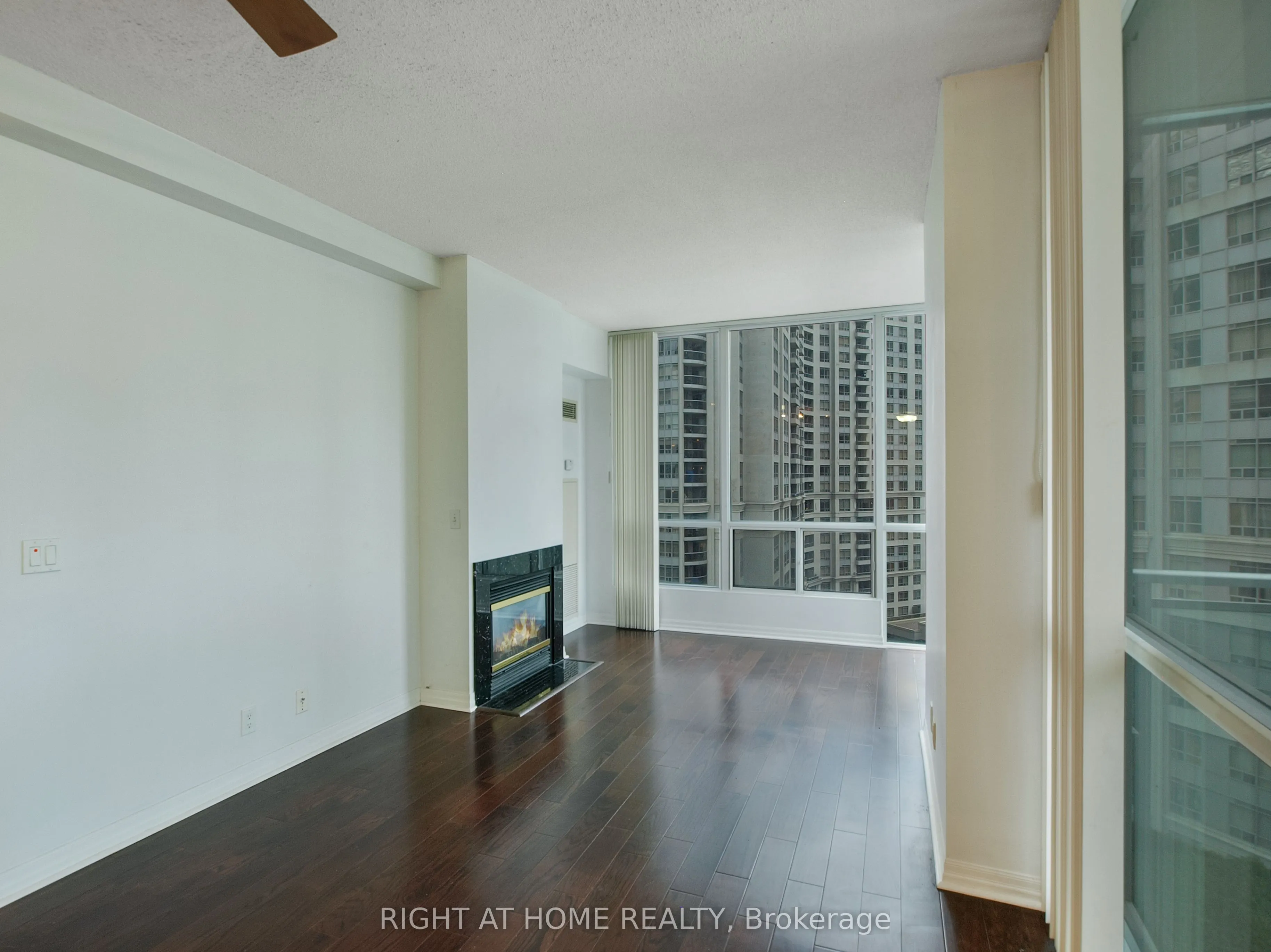 3939 Duke Of York Boulevard, #1209