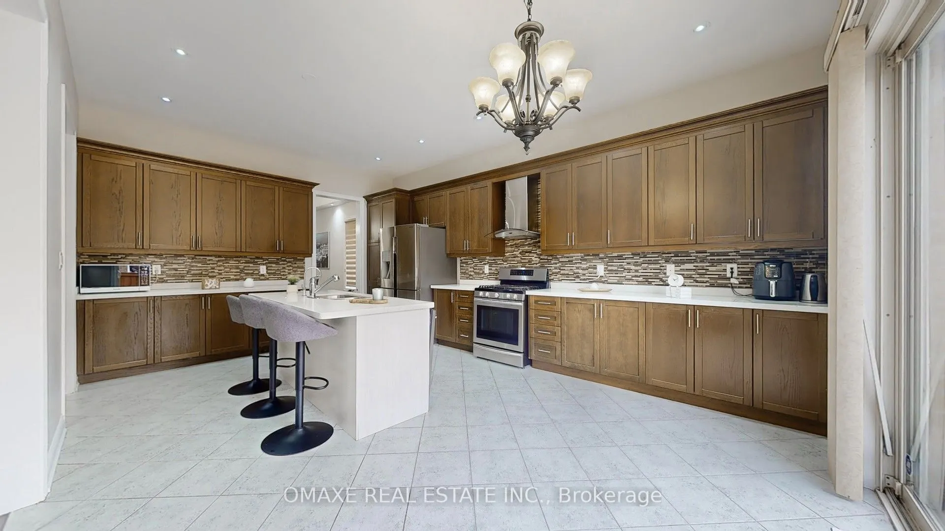 218 Bonnieglen Farm Boulevard
