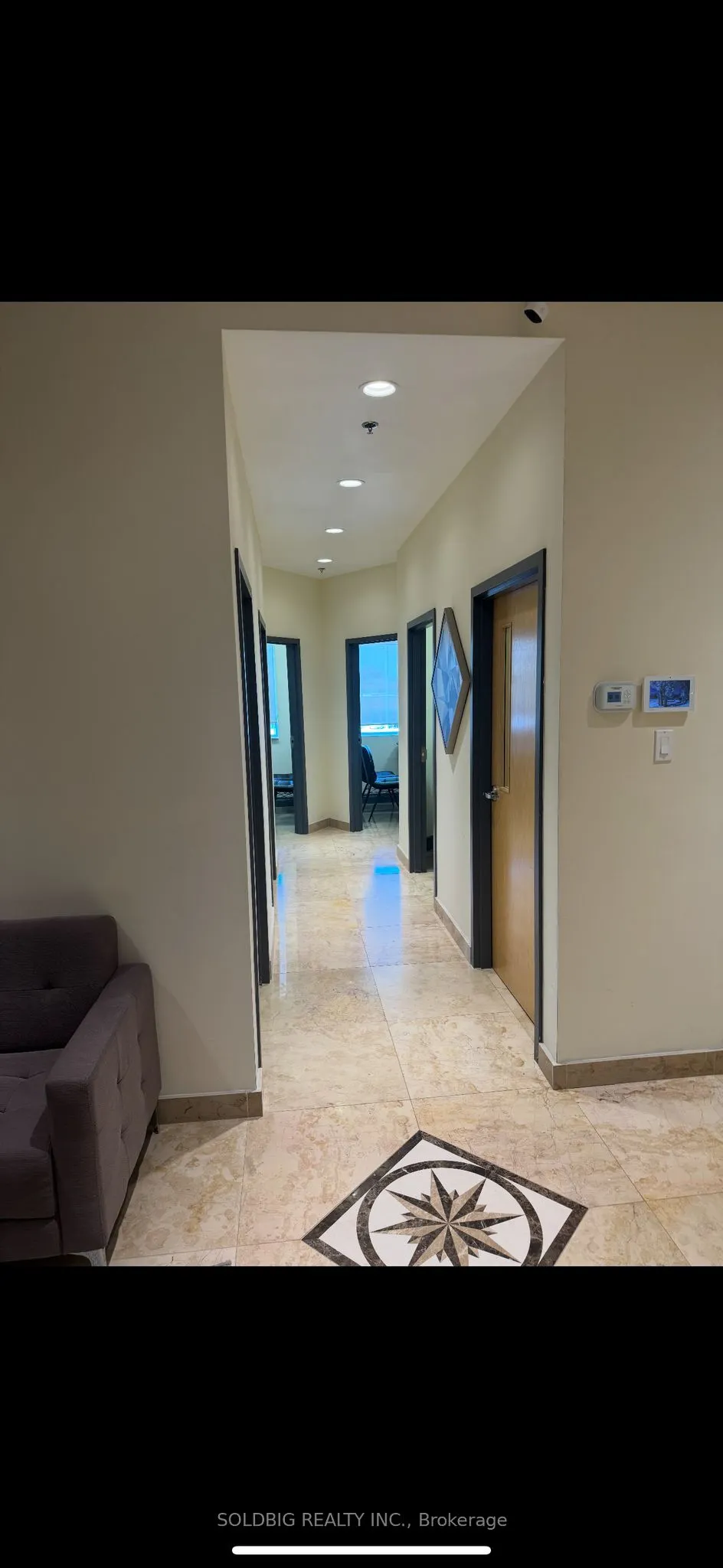 450 Bronte Street S, #211