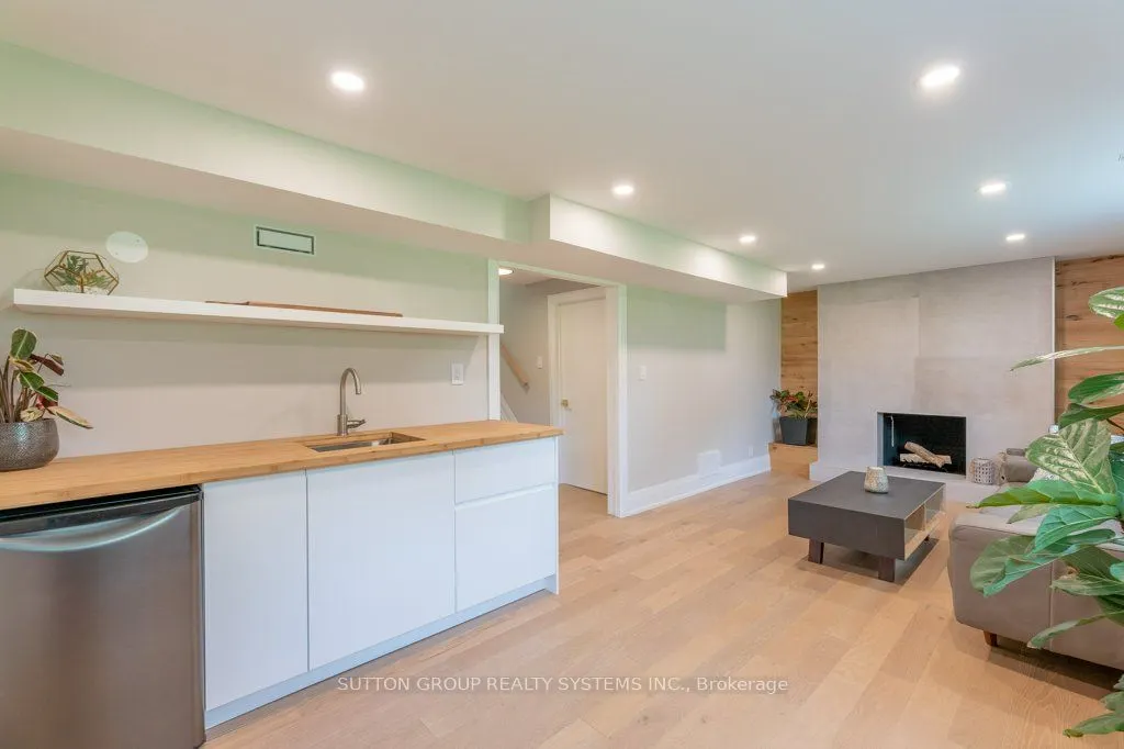 1264 Landfair Crescent