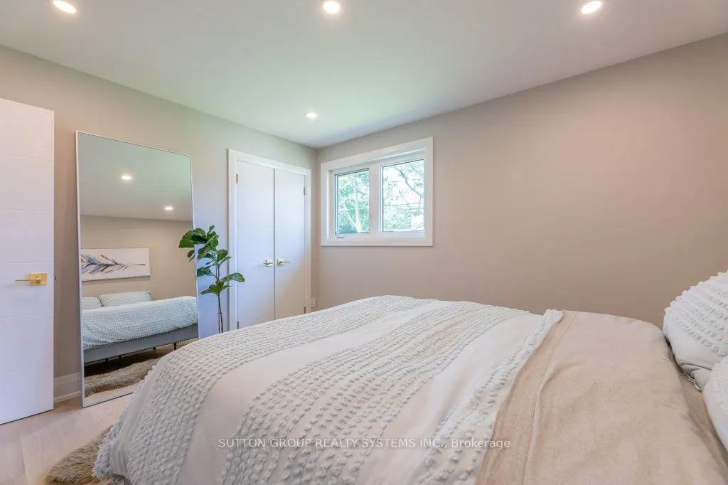 1264 Landfair Crescent