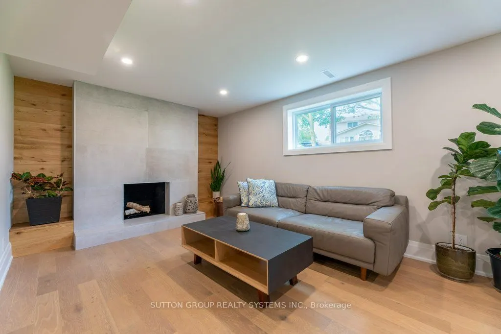 1264 Landfair Crescent