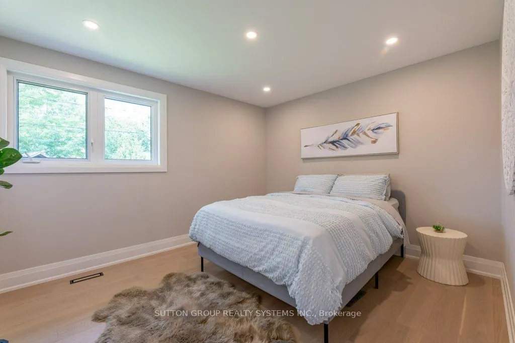1264 Landfair Crescent