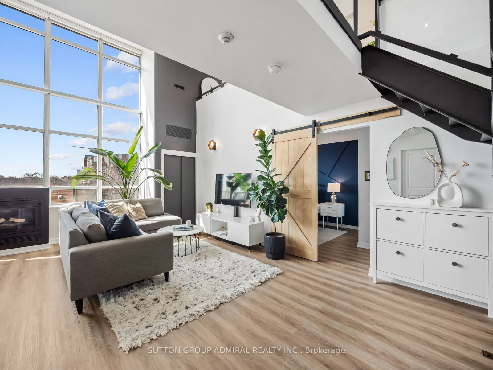 300 Manitoba Street, #319