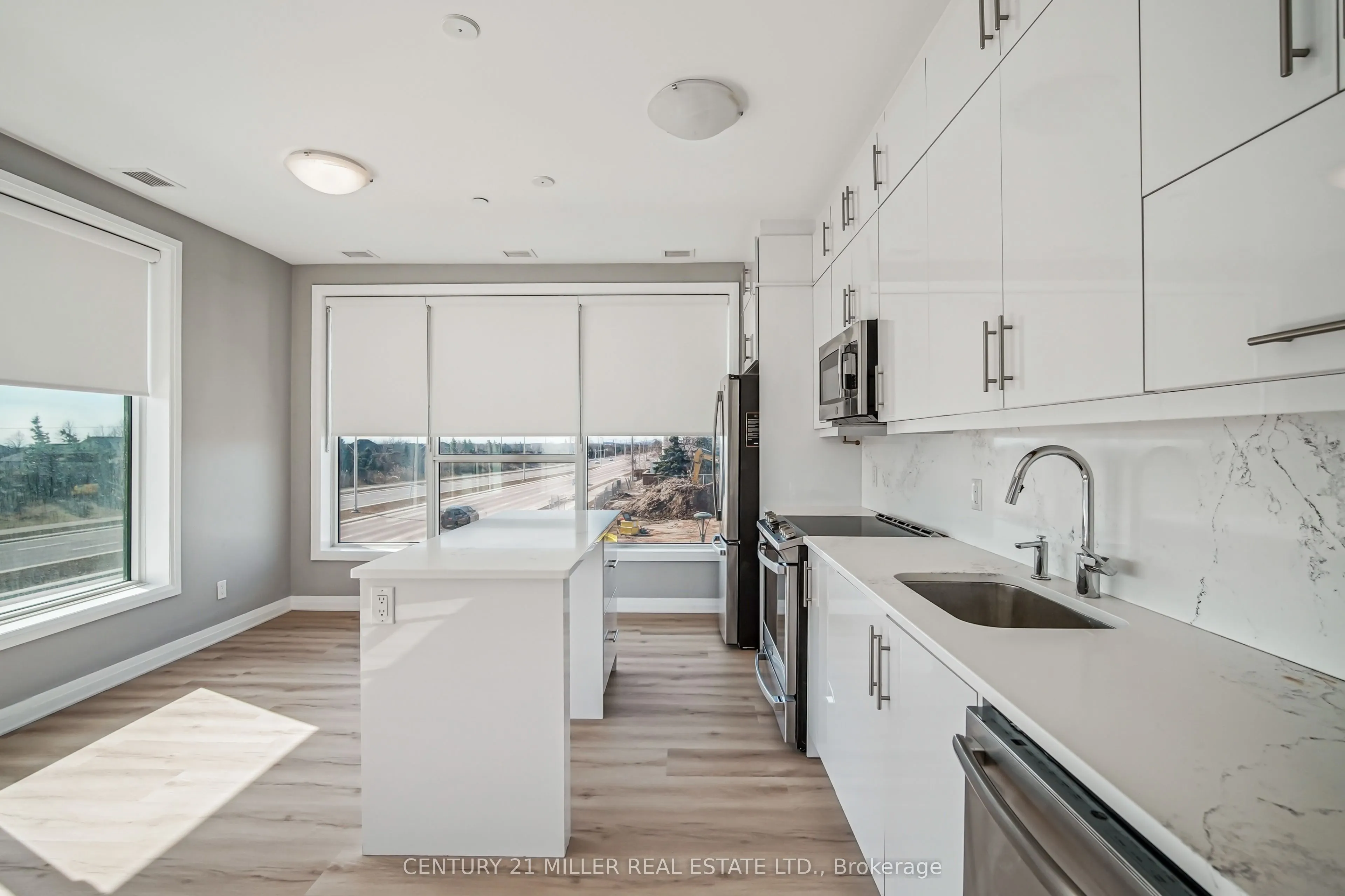 95 Dundas Street W, #115