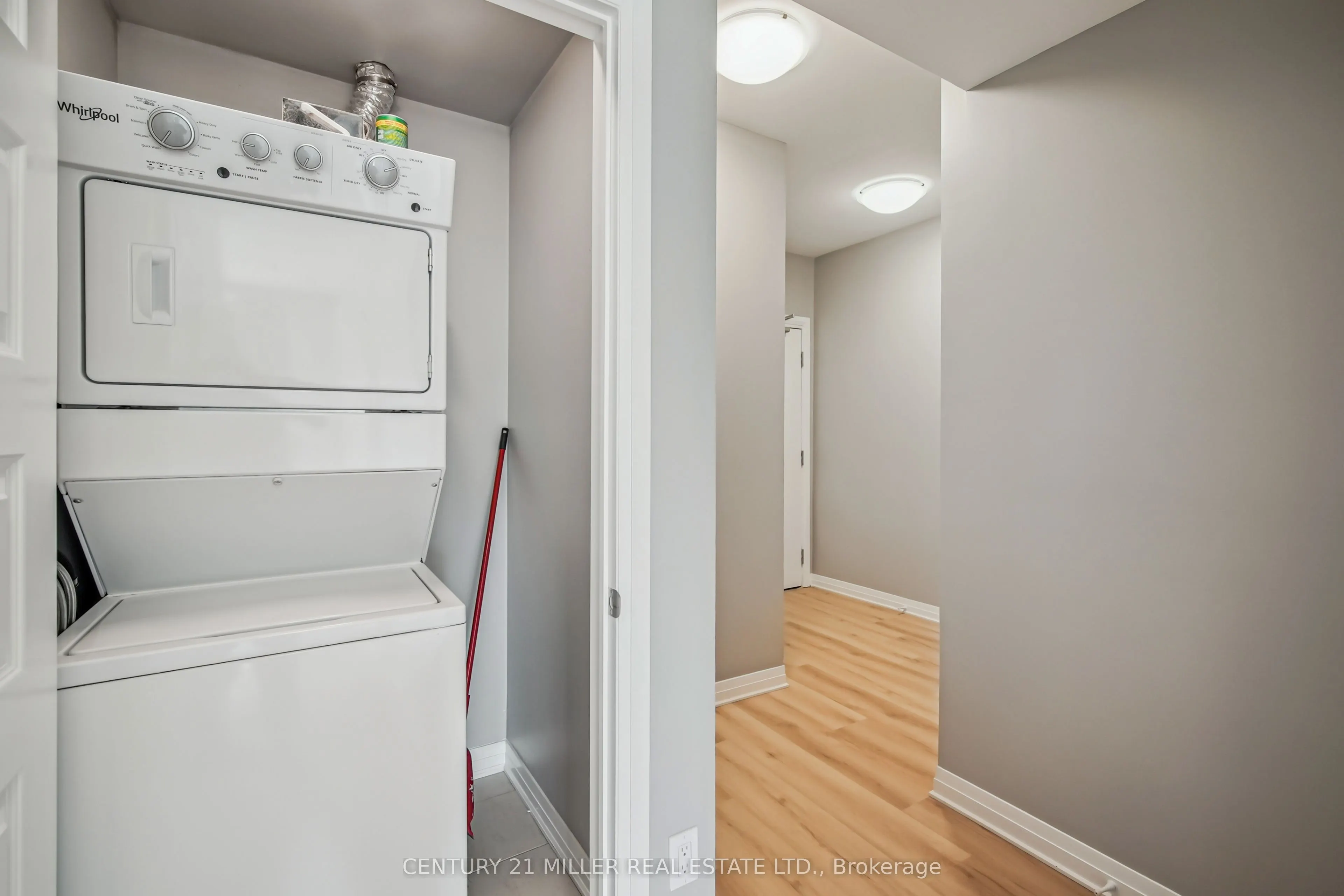 95 Dundas Street W, #115