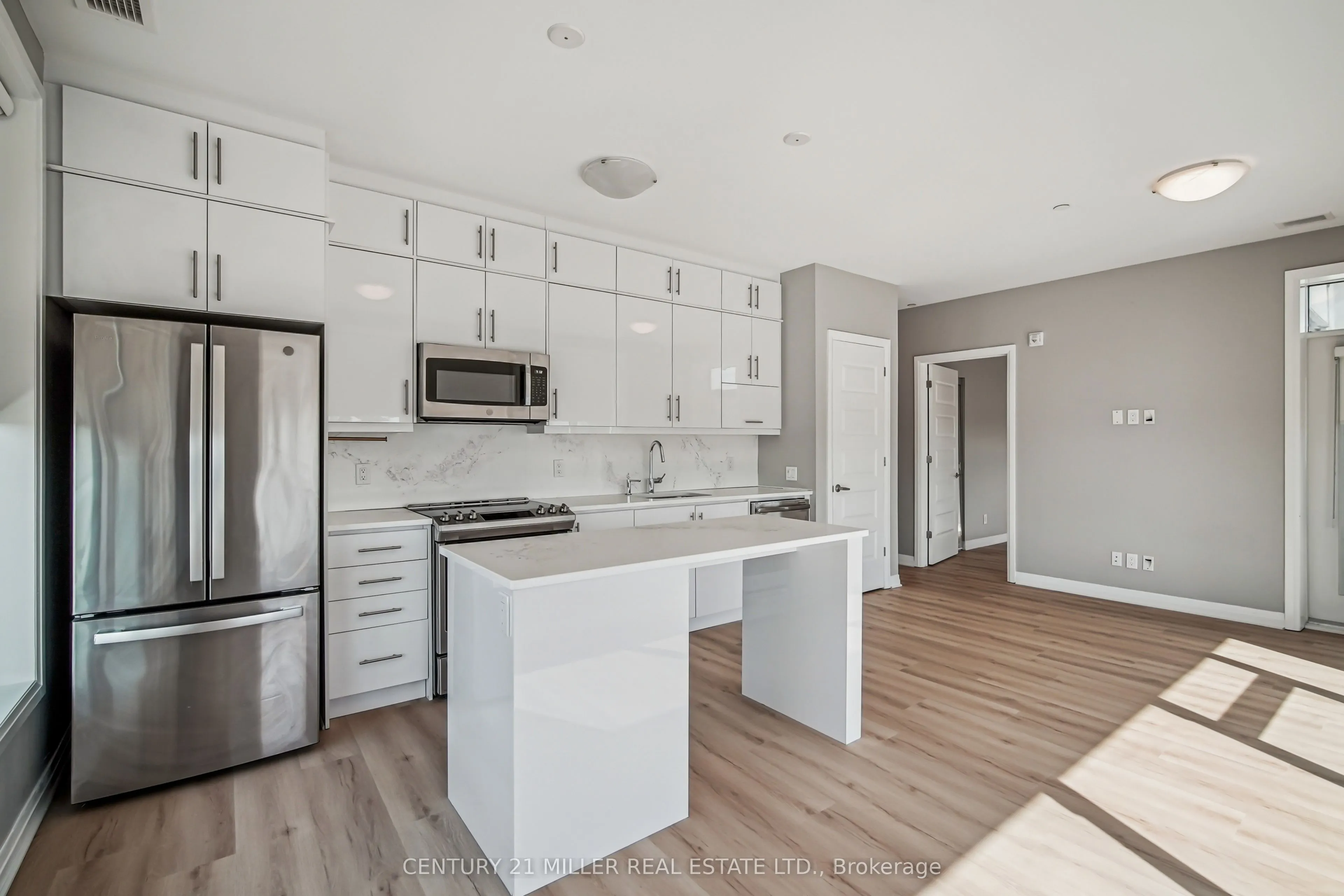 95 Dundas Street W, #115