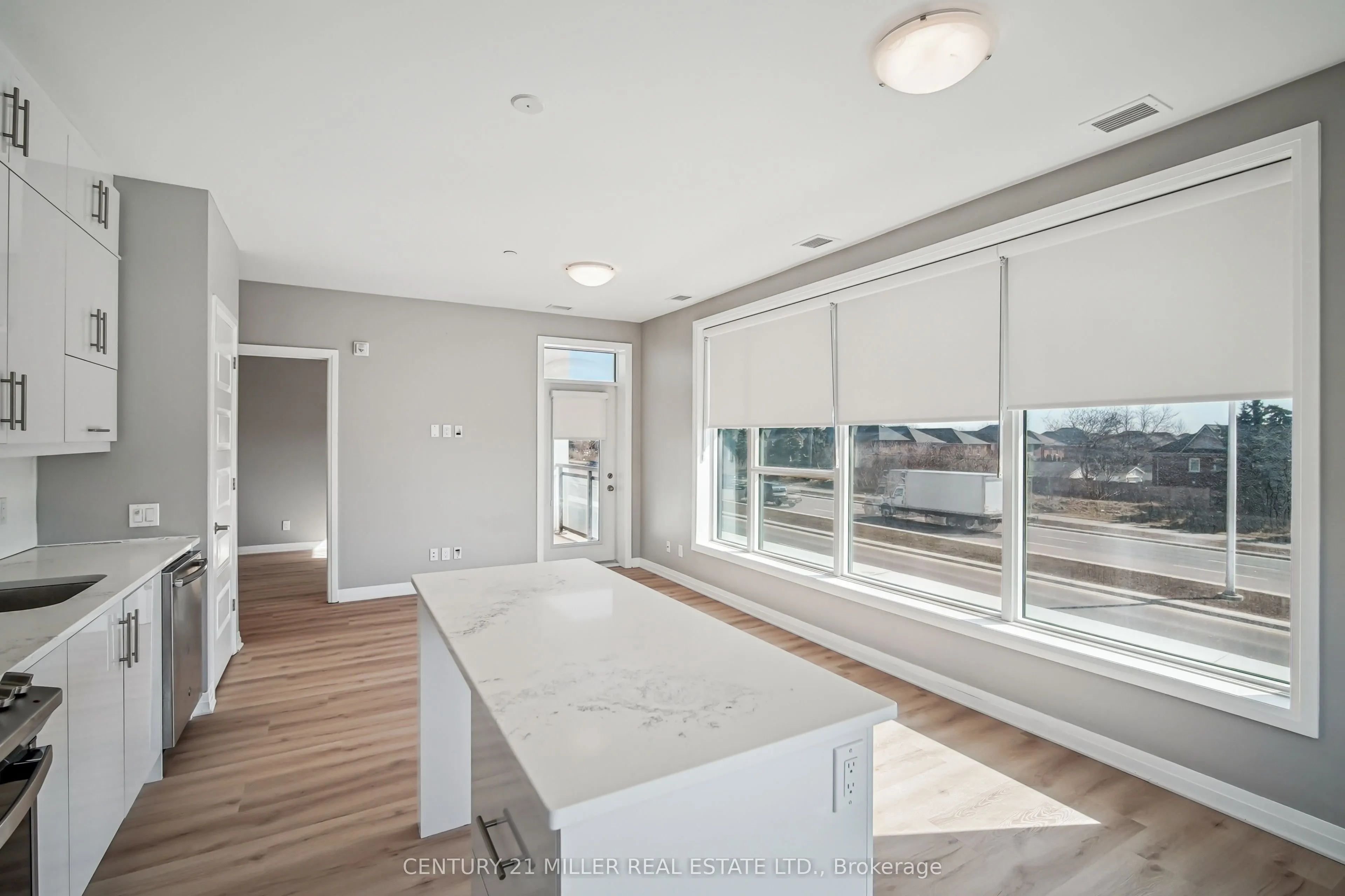 95 Dundas Street W, #115