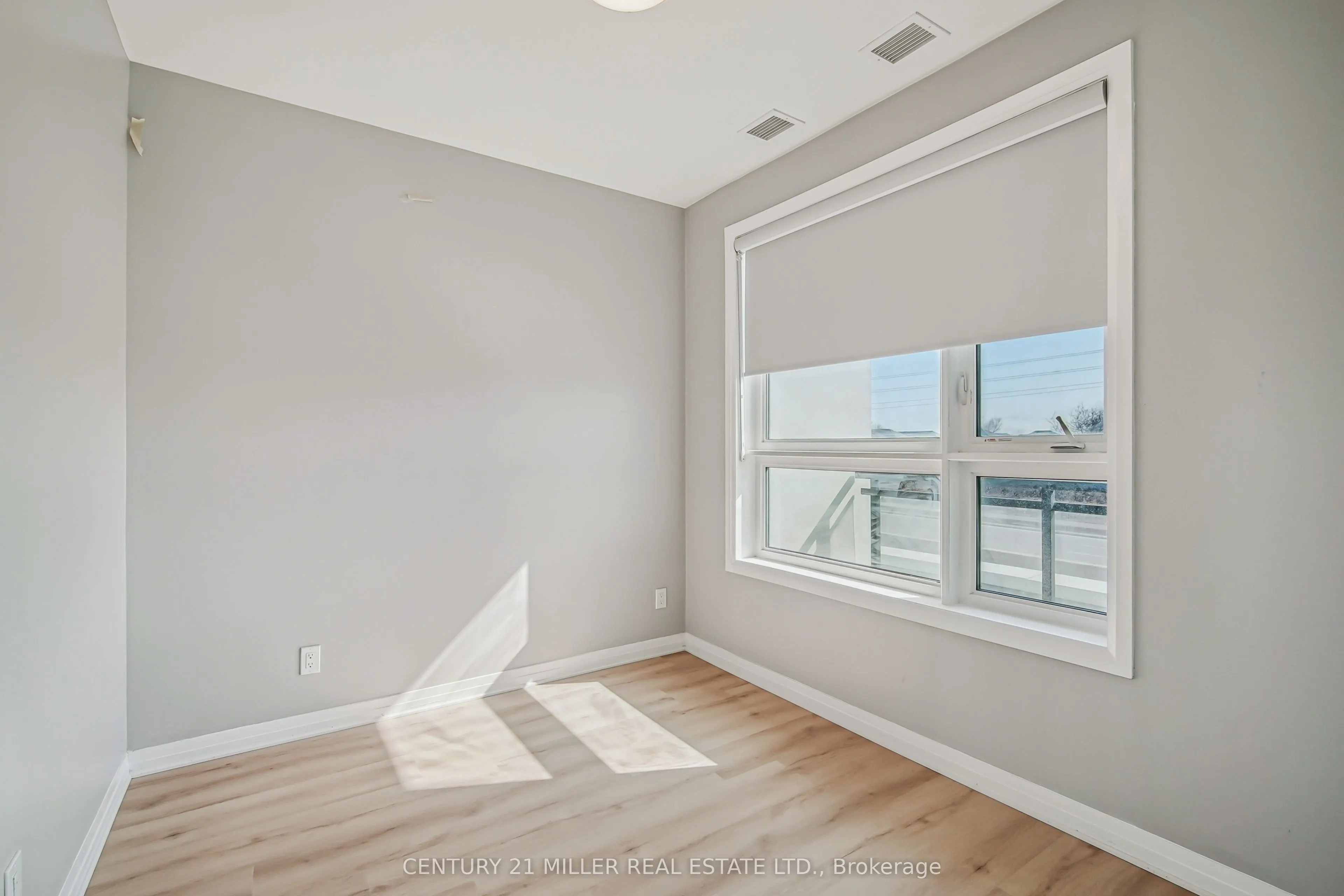 95 Dundas Street W, #115