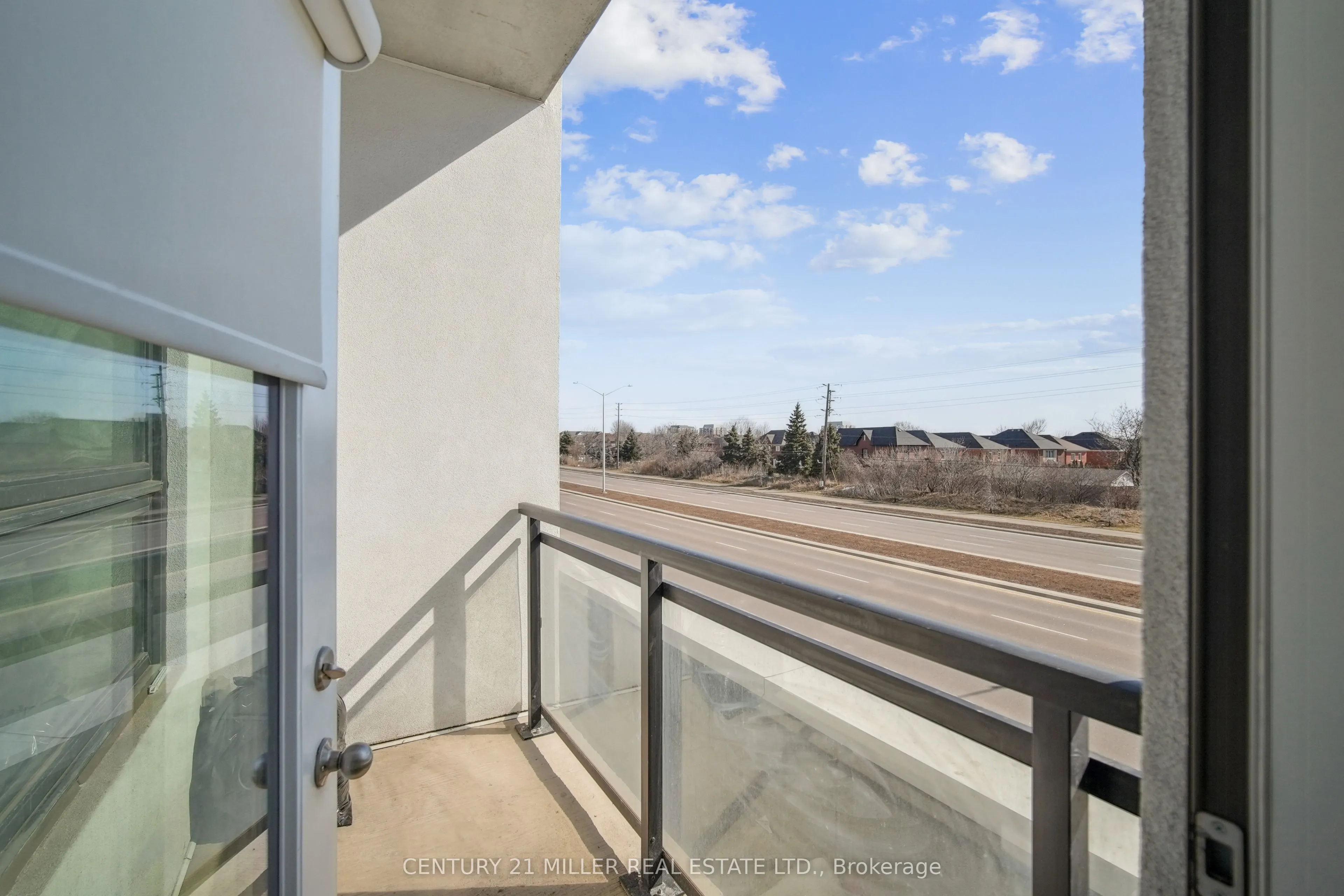95 Dundas Street W, #115