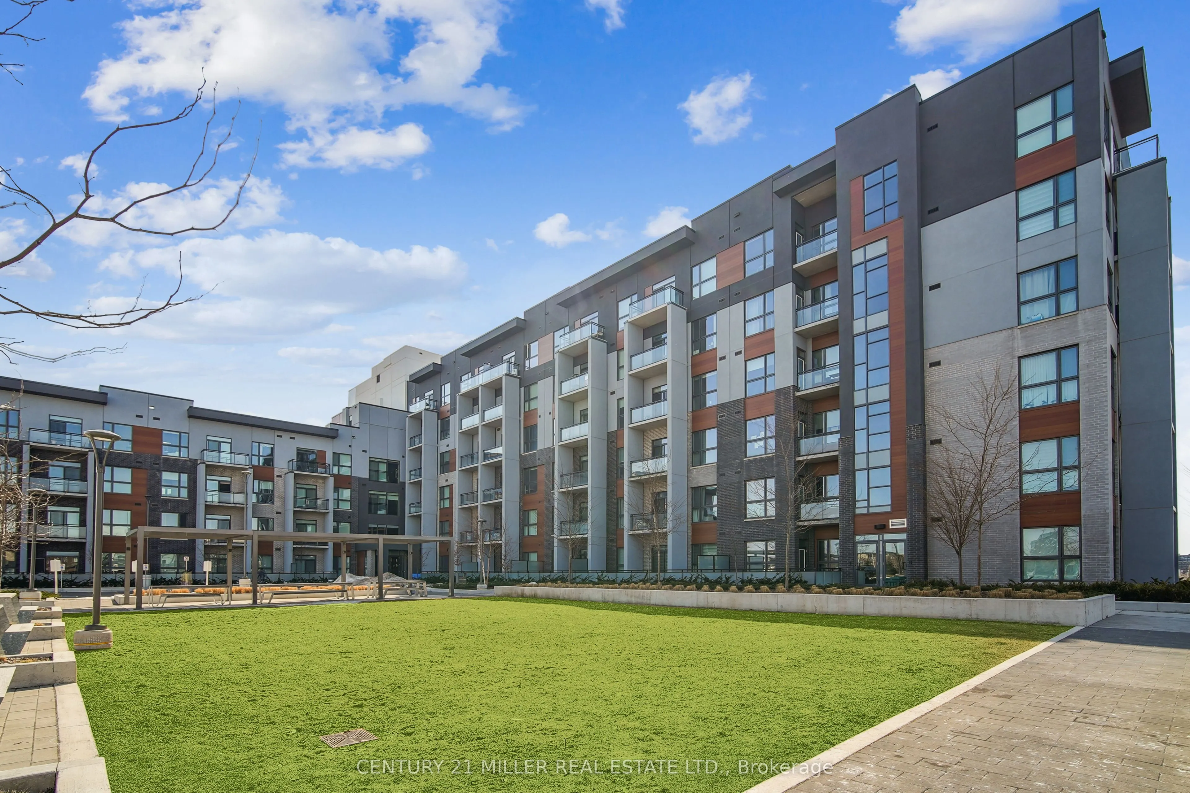 95 Dundas Street W, #115