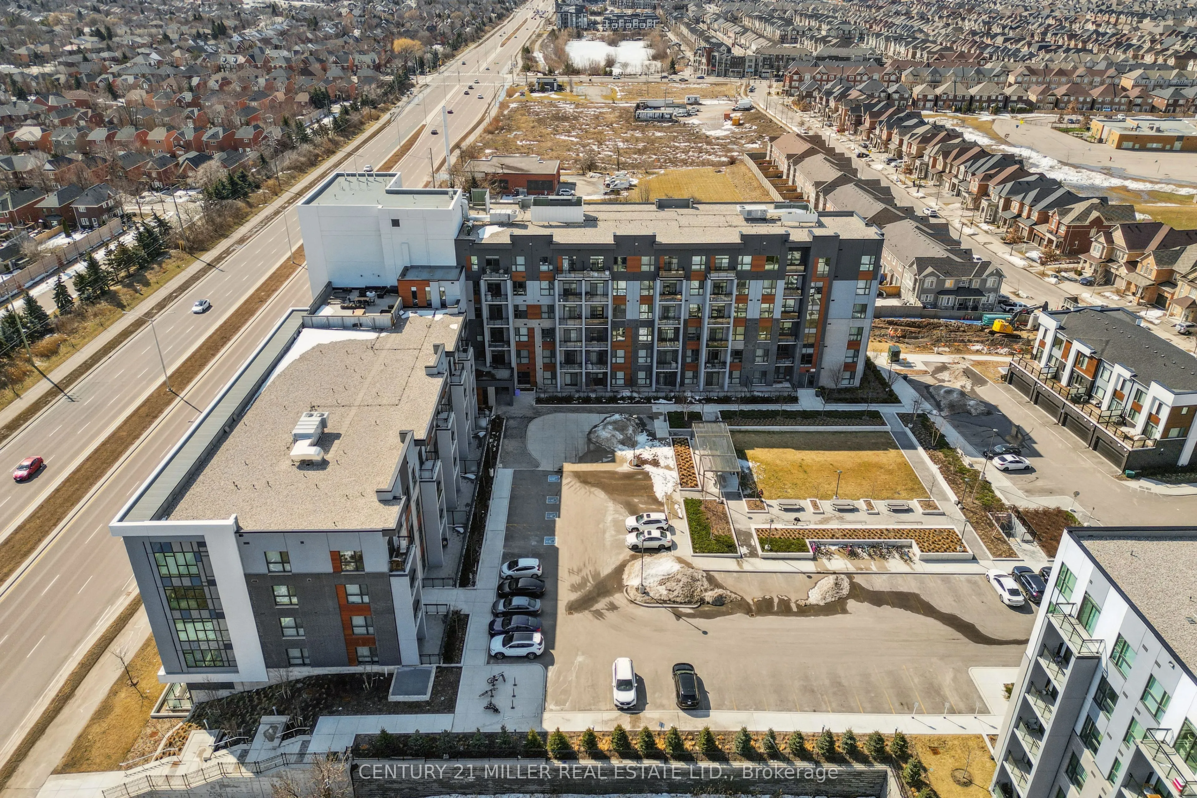 95 Dundas Street W, #115