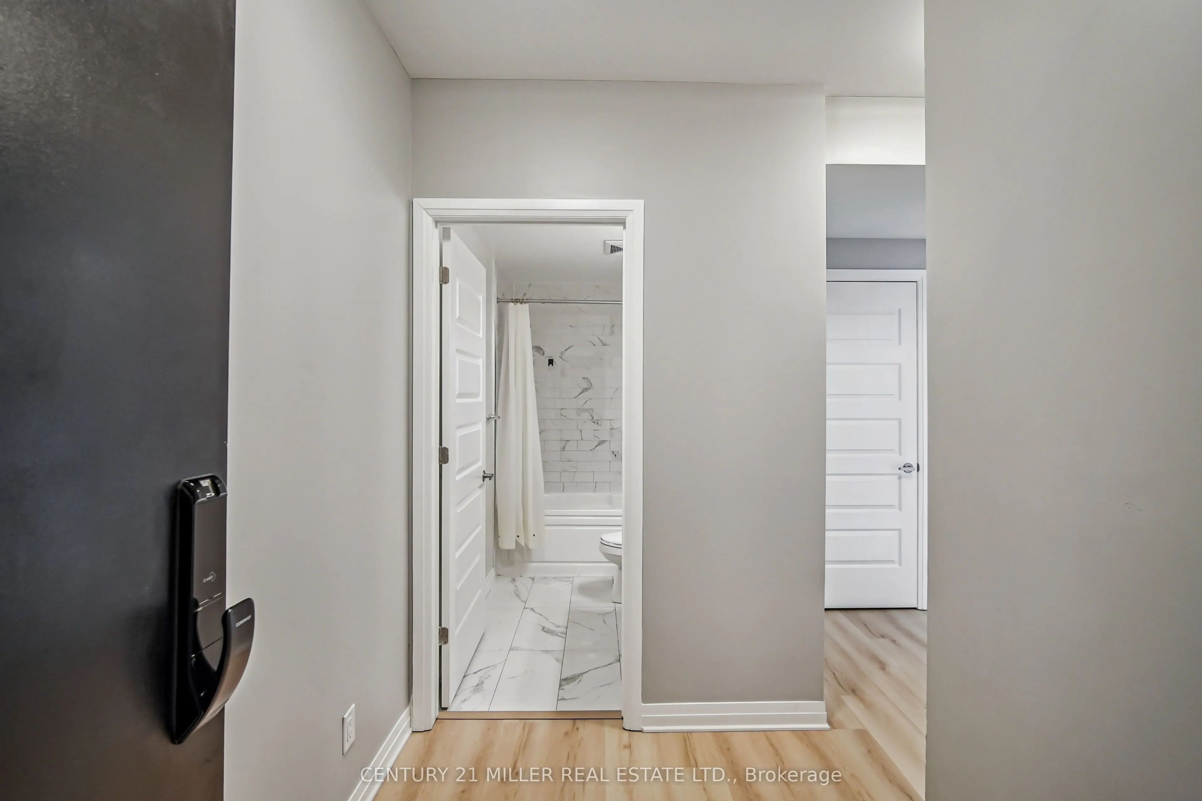 95 Dundas Street W, #115