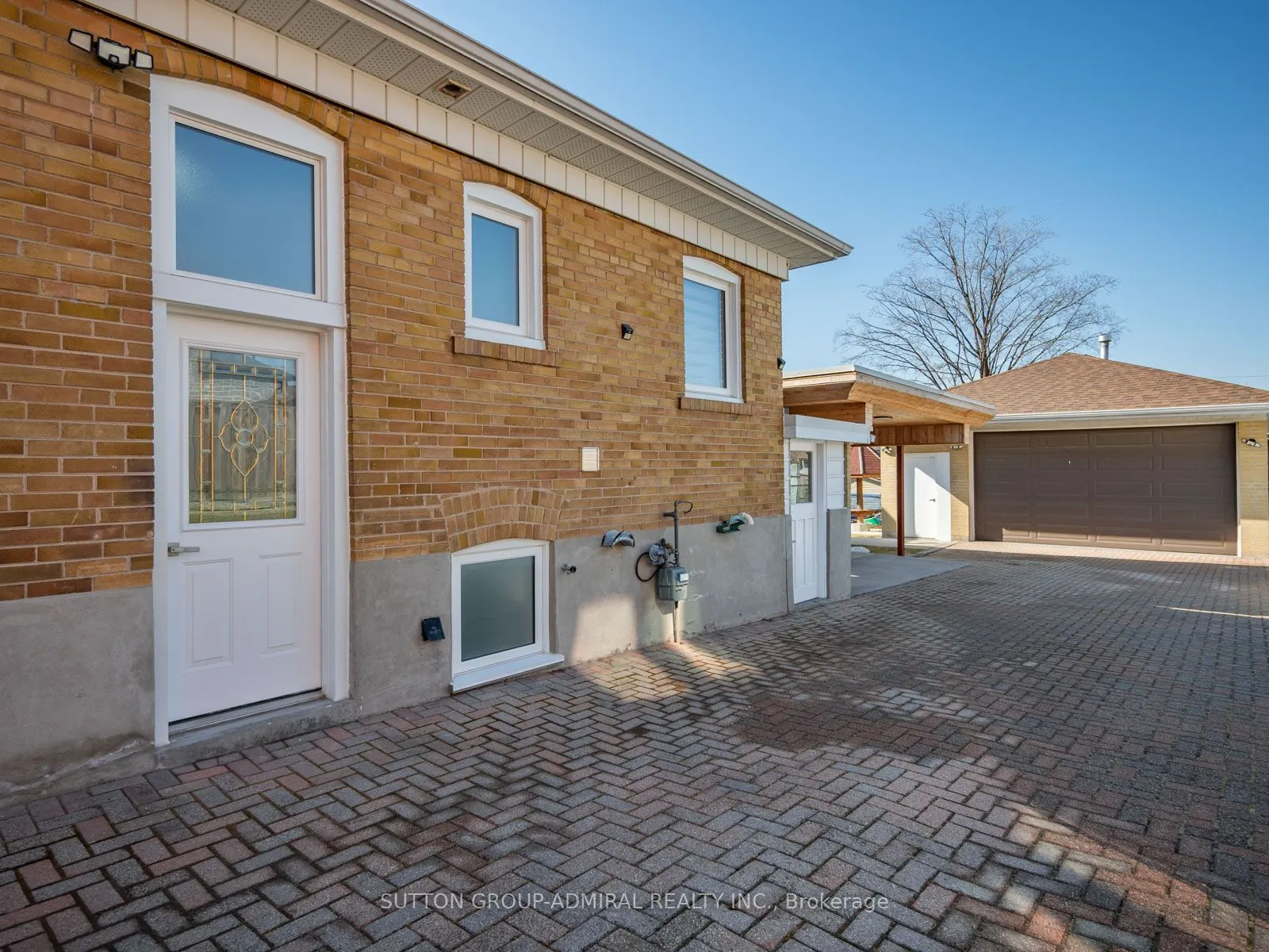 16 Blue Springs Road