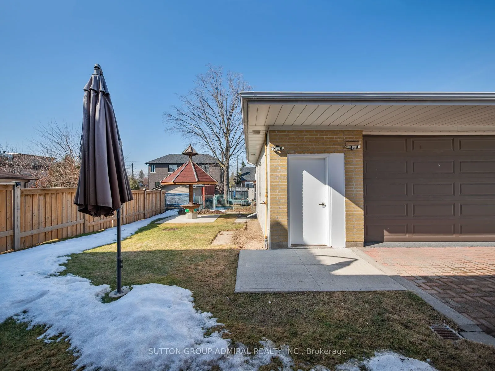16 Blue Springs Road