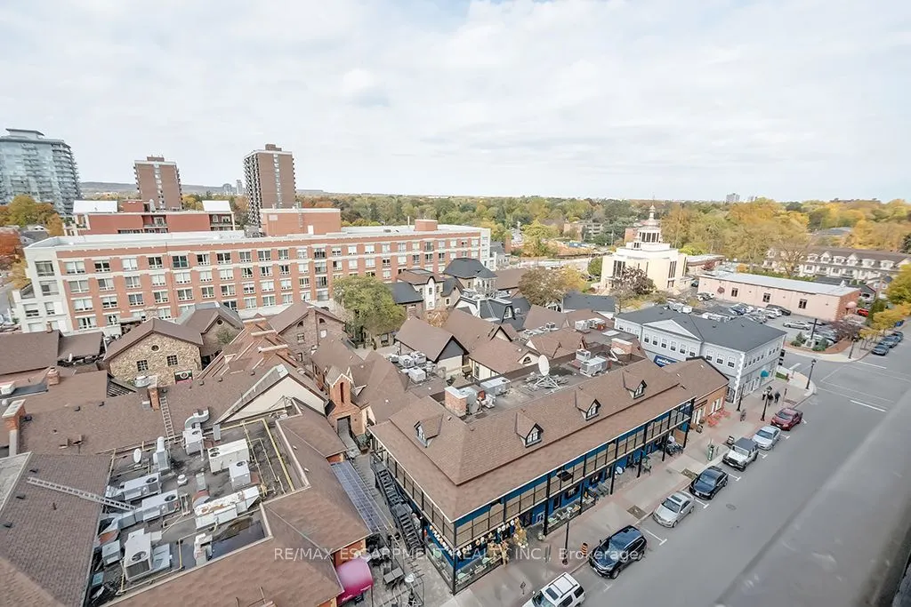 399 Elizabeth Street, #411