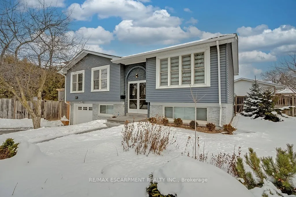 693 Inverary Road