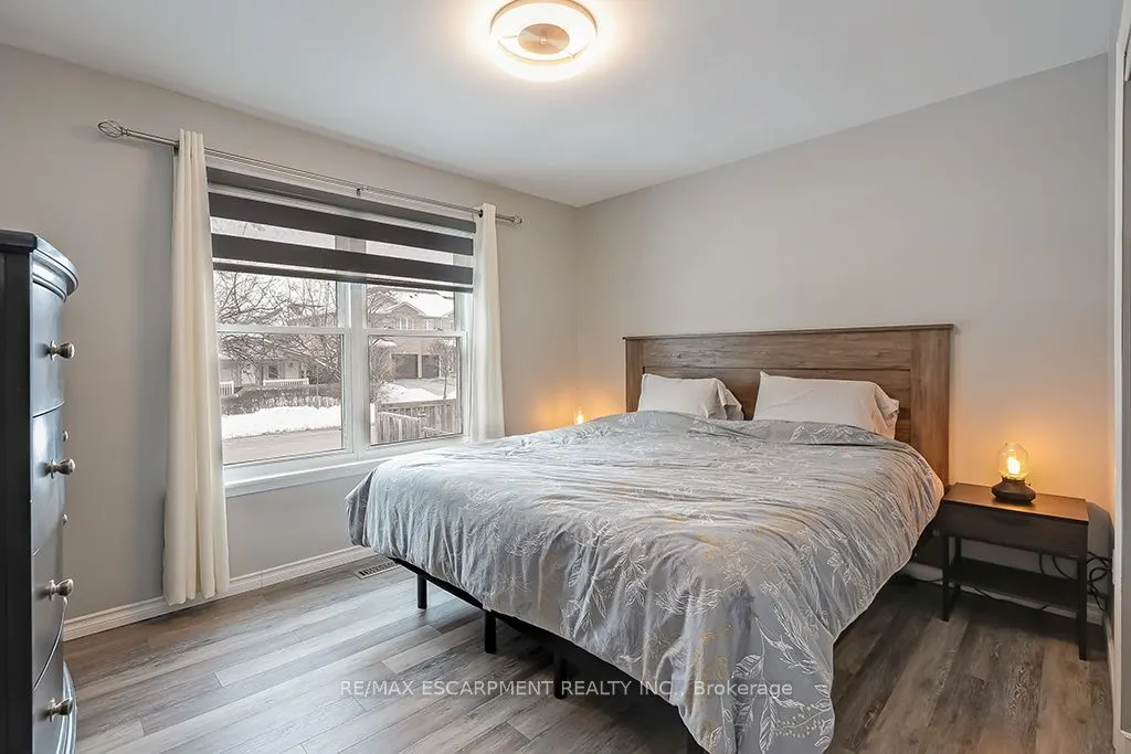 693 Inverary Road