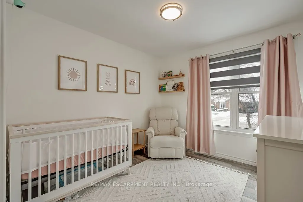 693 Inverary Road