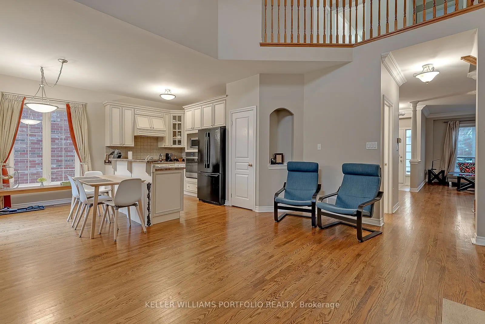 2153 MEADOWGLEN Drive