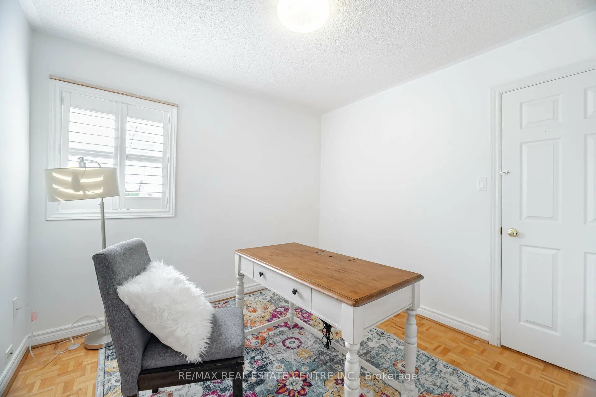 2485 Strathmore Crescent N