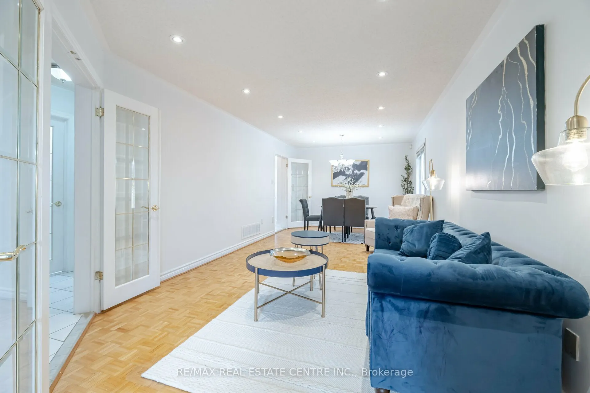 2485 Strathmore Crescent N