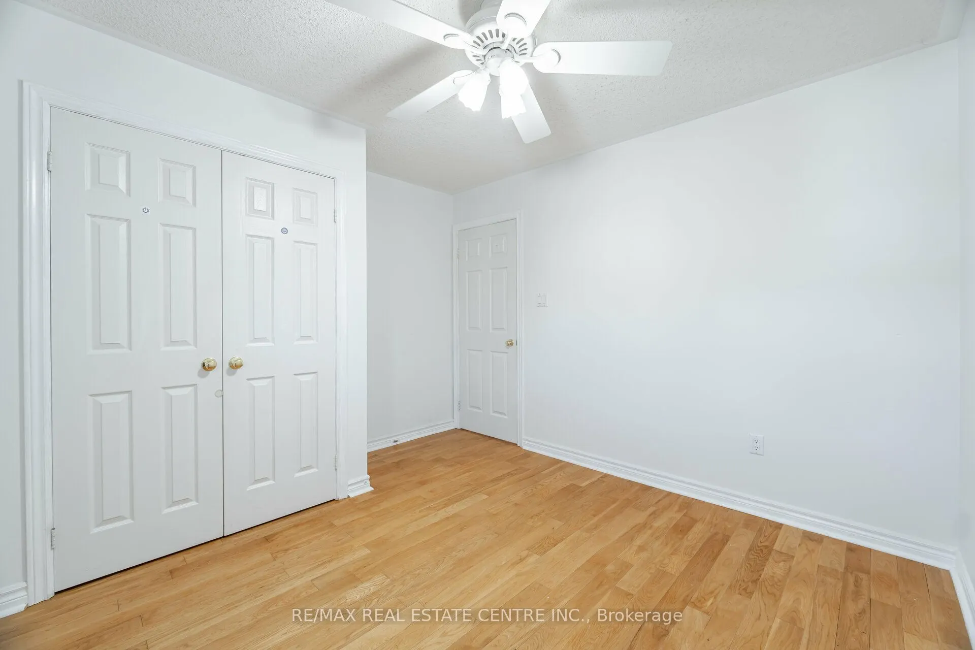 2485 Strathmore Crescent N