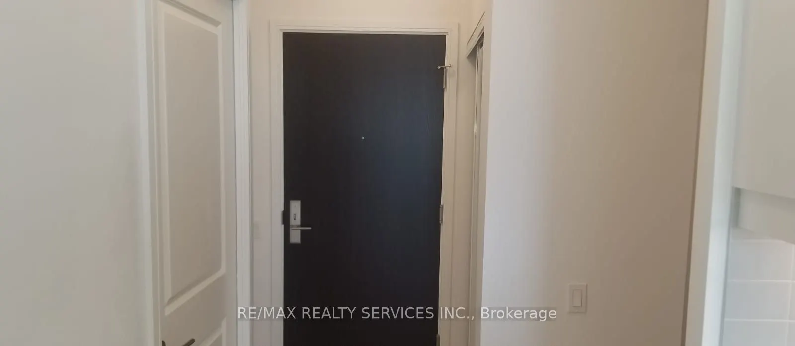 8 Nahani Way, #3318