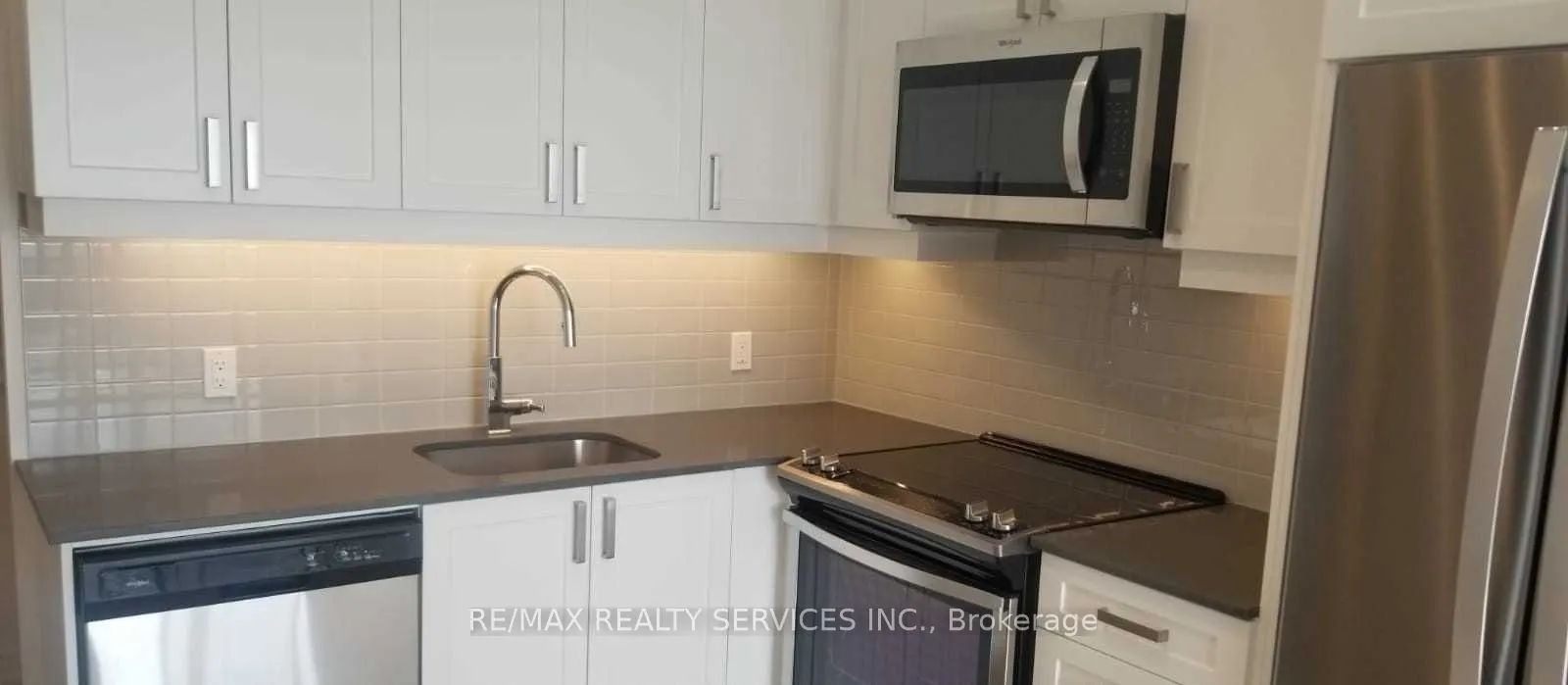8 Nahani Way, #3318
