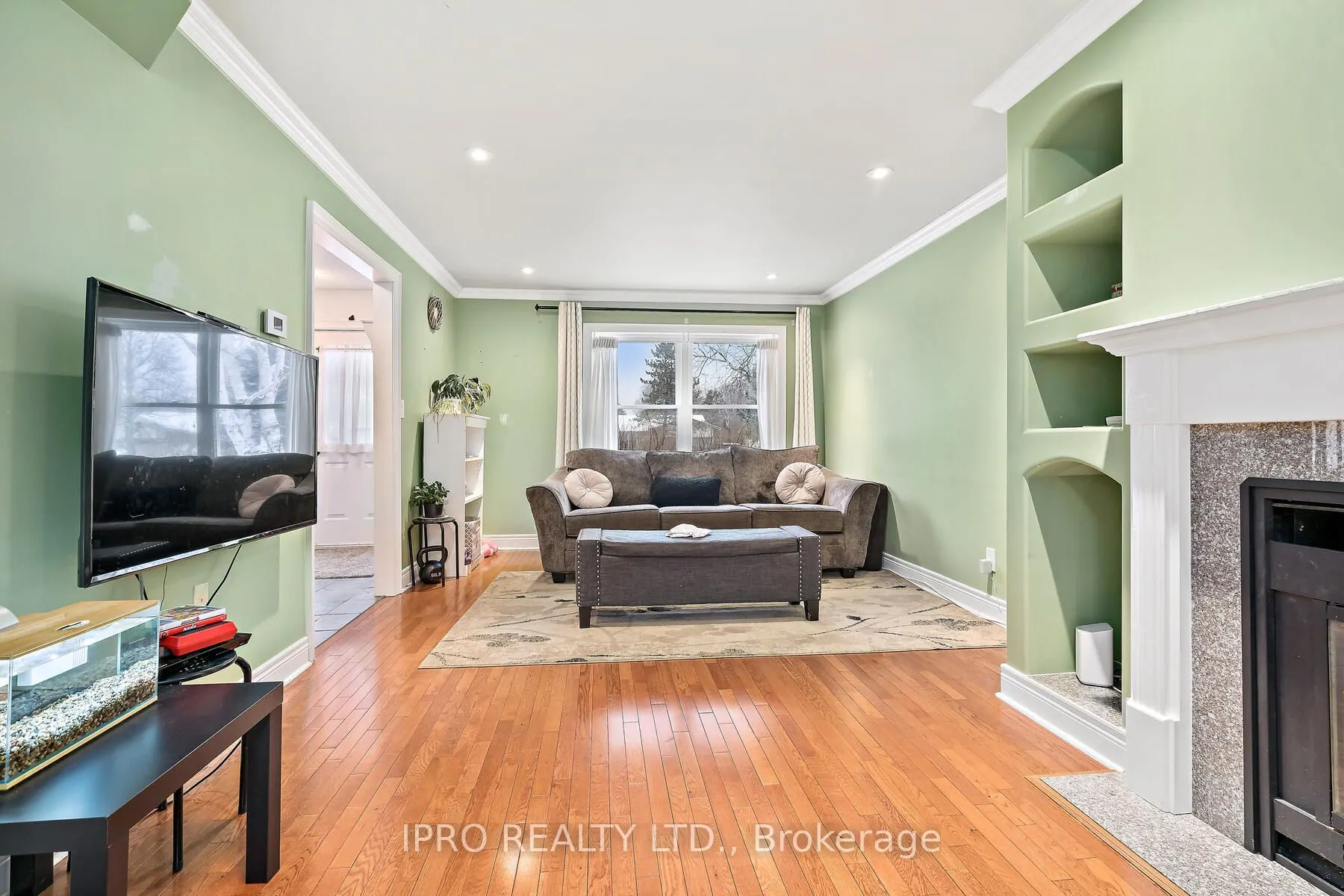 32 Agnes Street