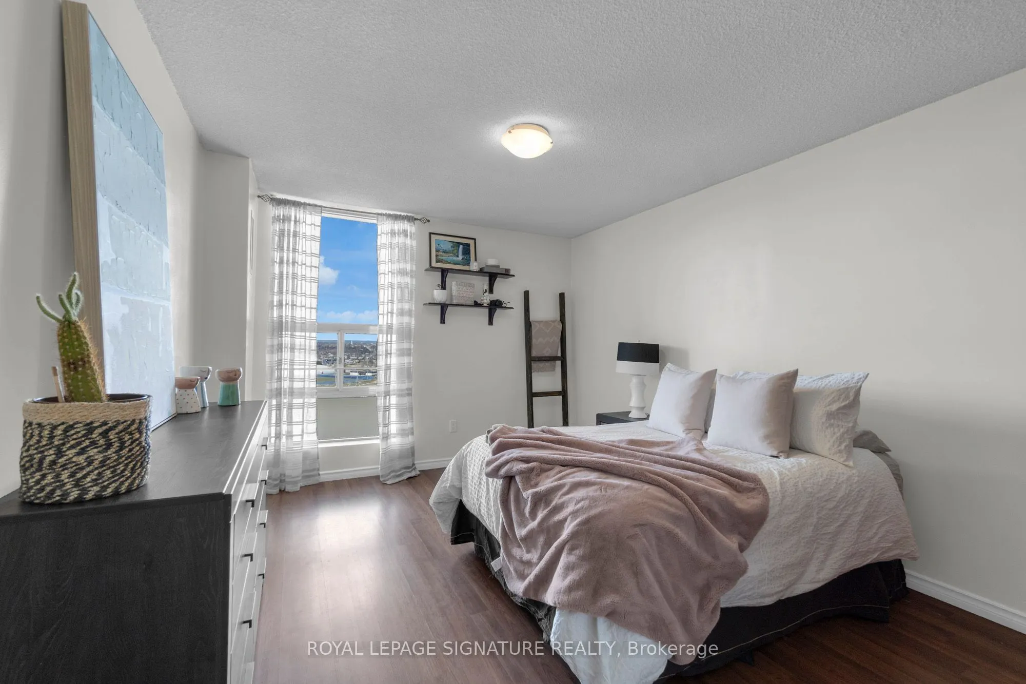 25 Kensington Road, #1908