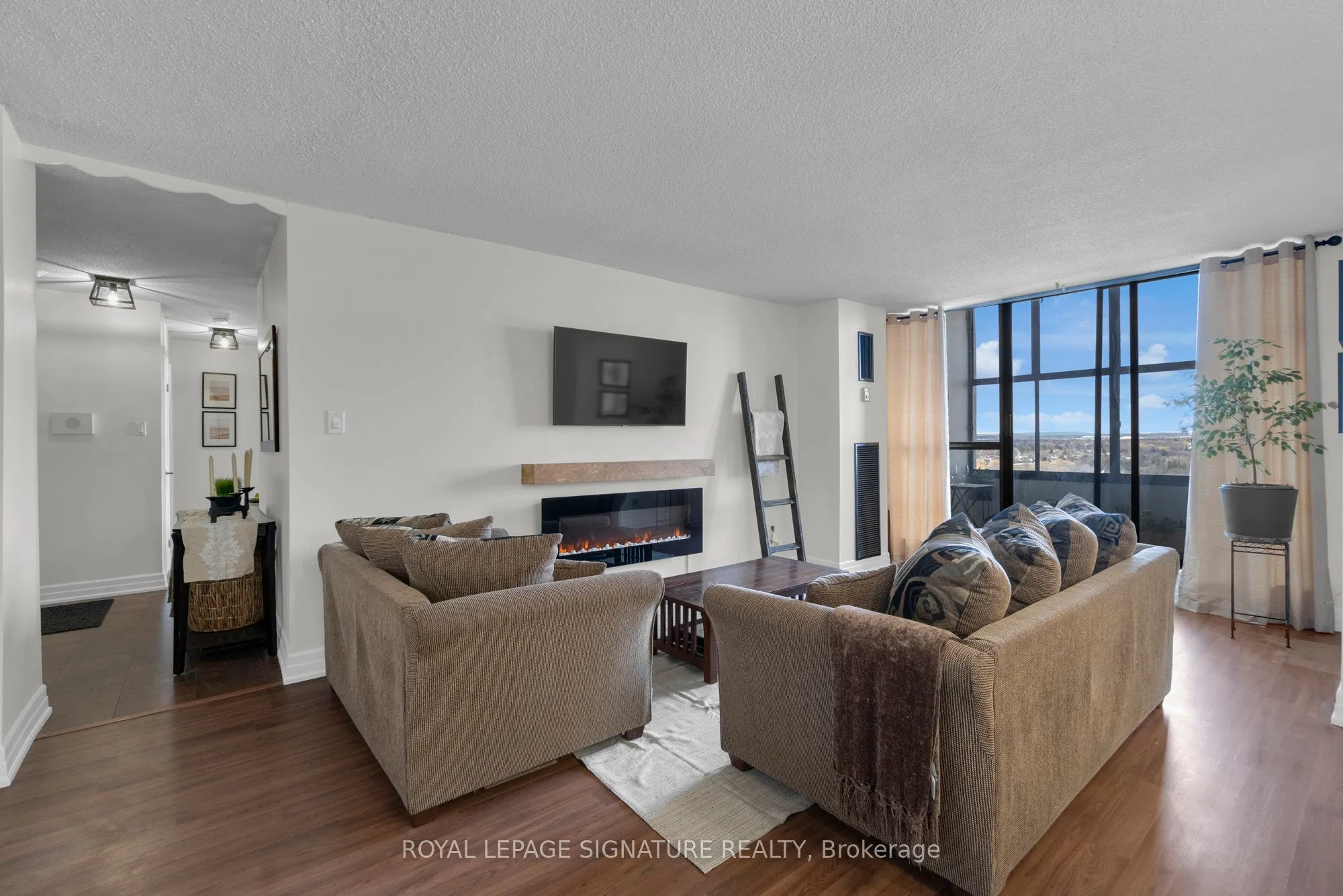 25 Kensington Road, #1908