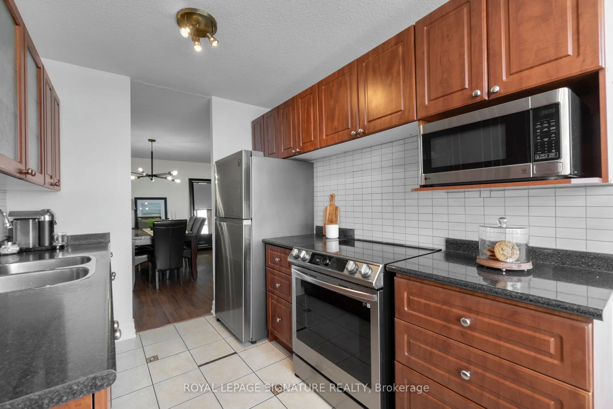 25 Kensington Road, #1908
