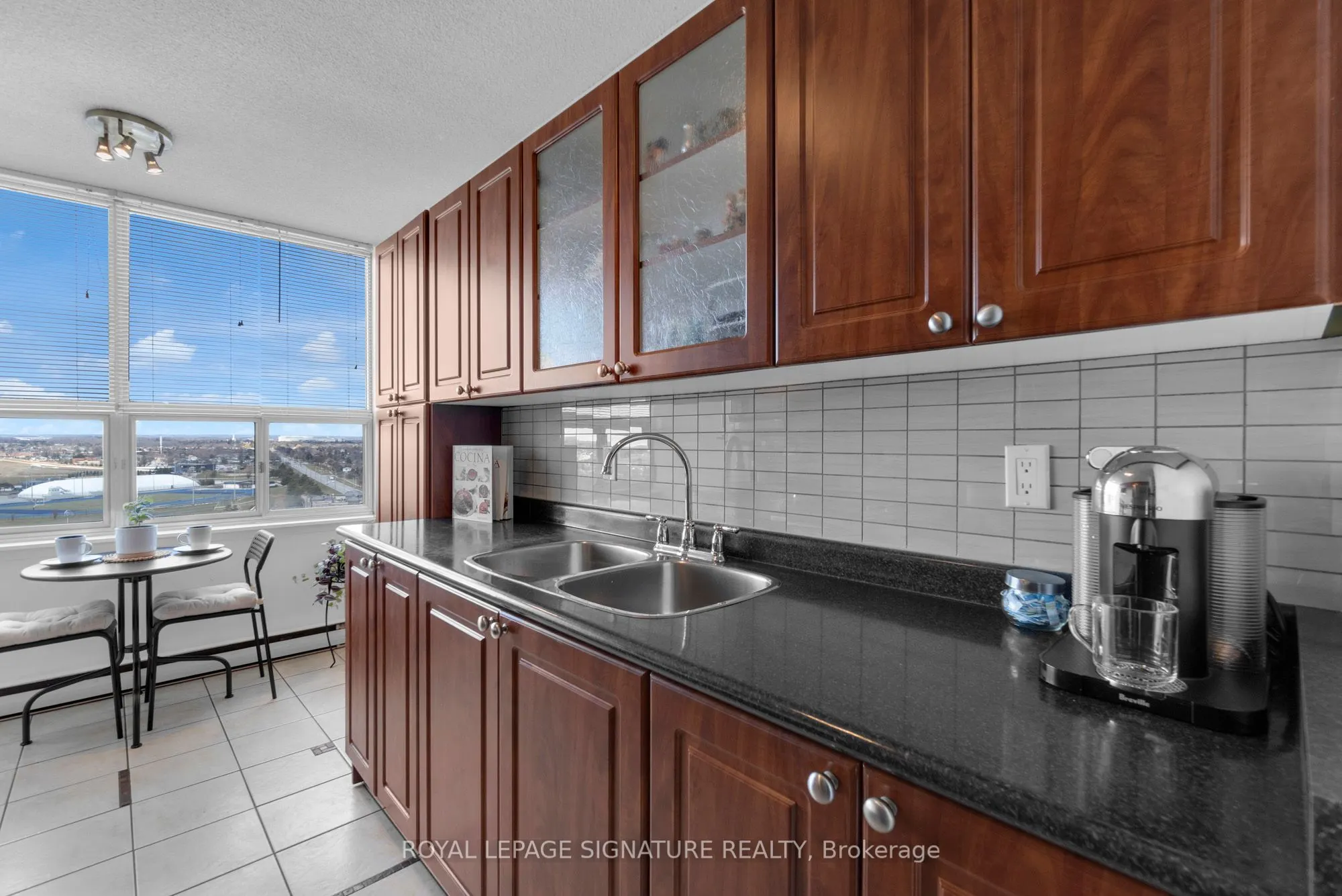 25 Kensington Road, #1908