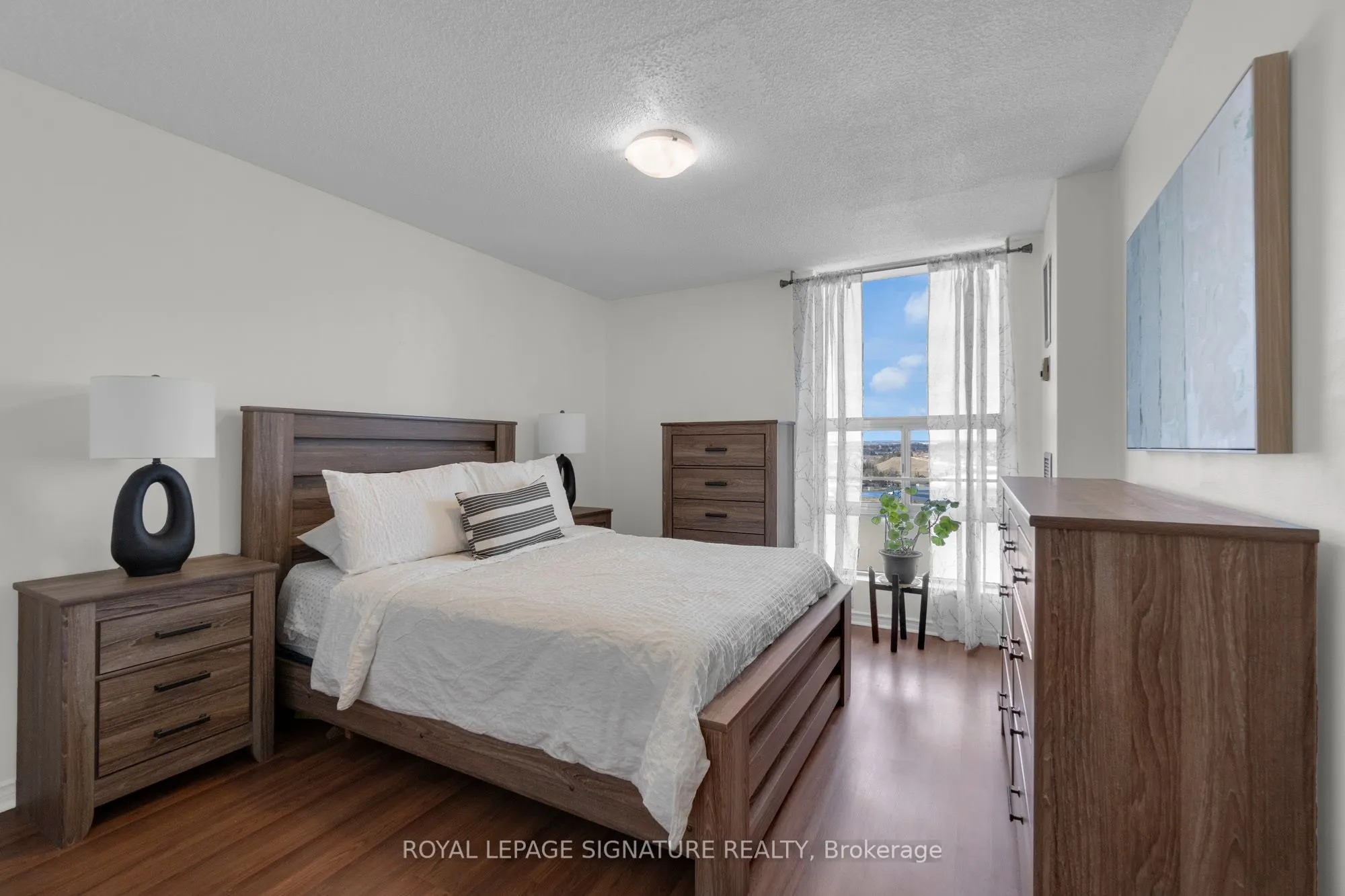 25 Kensington Road, #1908