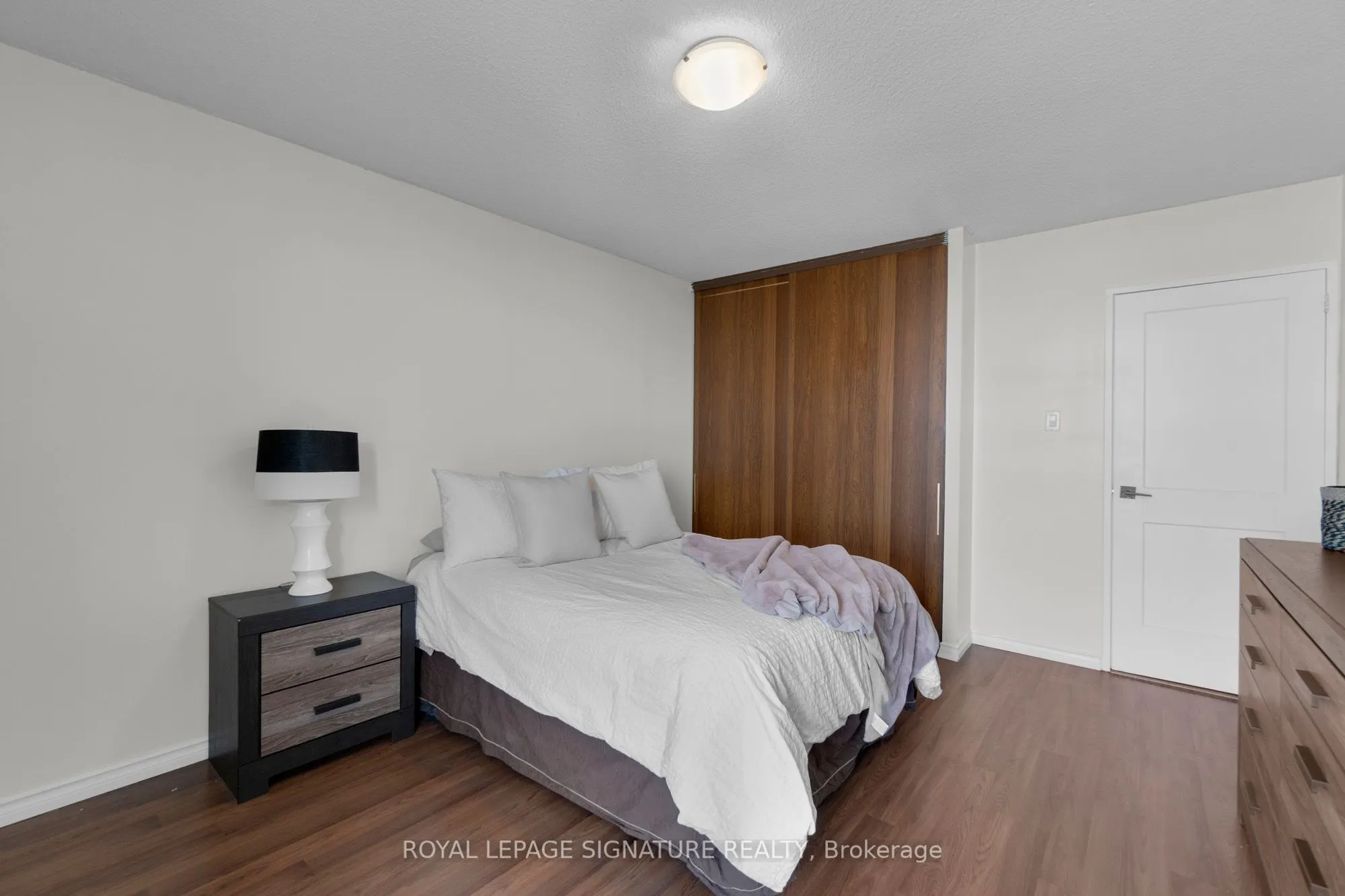 25 Kensington Road, #1908