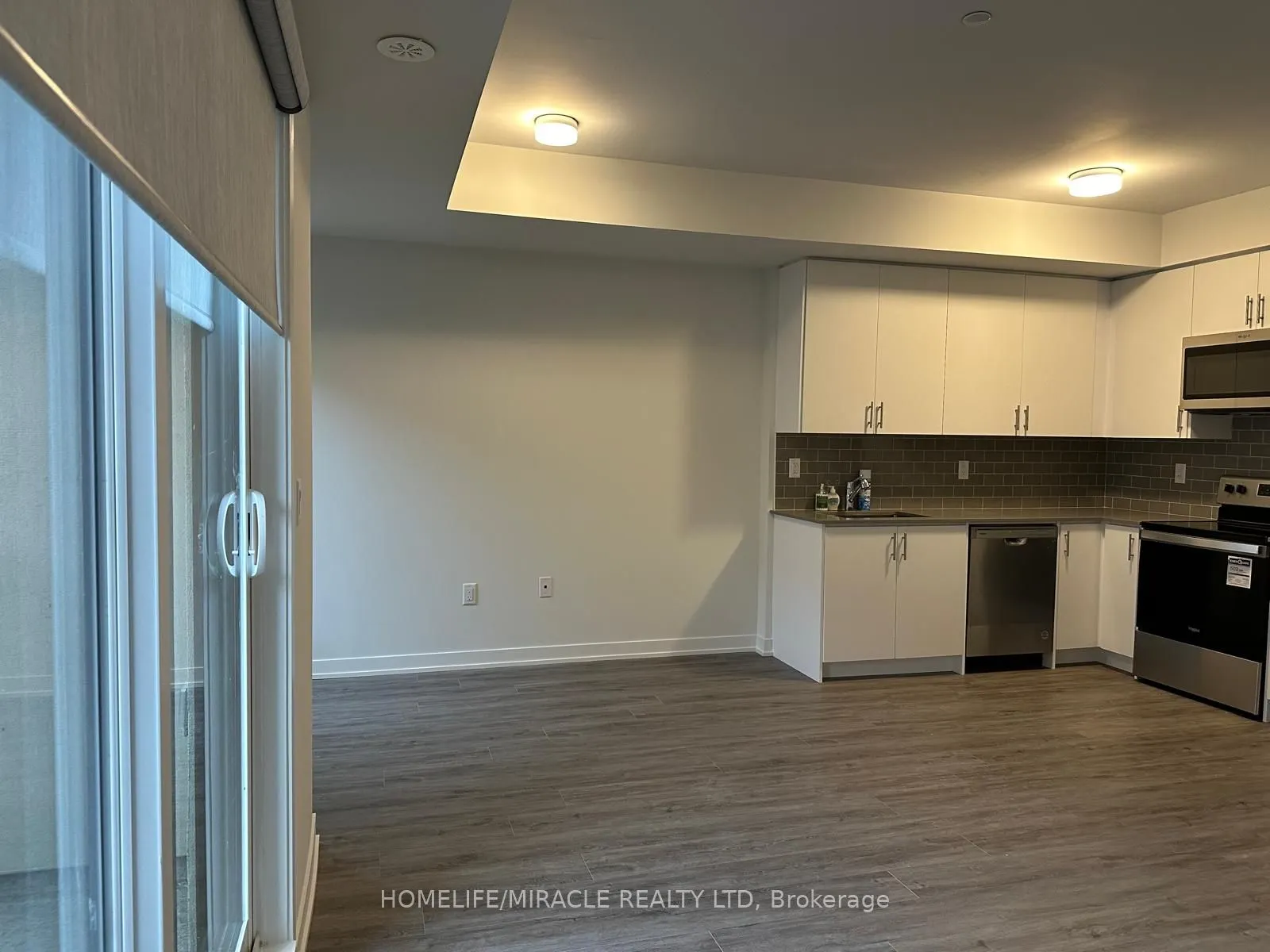 3556 Colonial Drive, #12