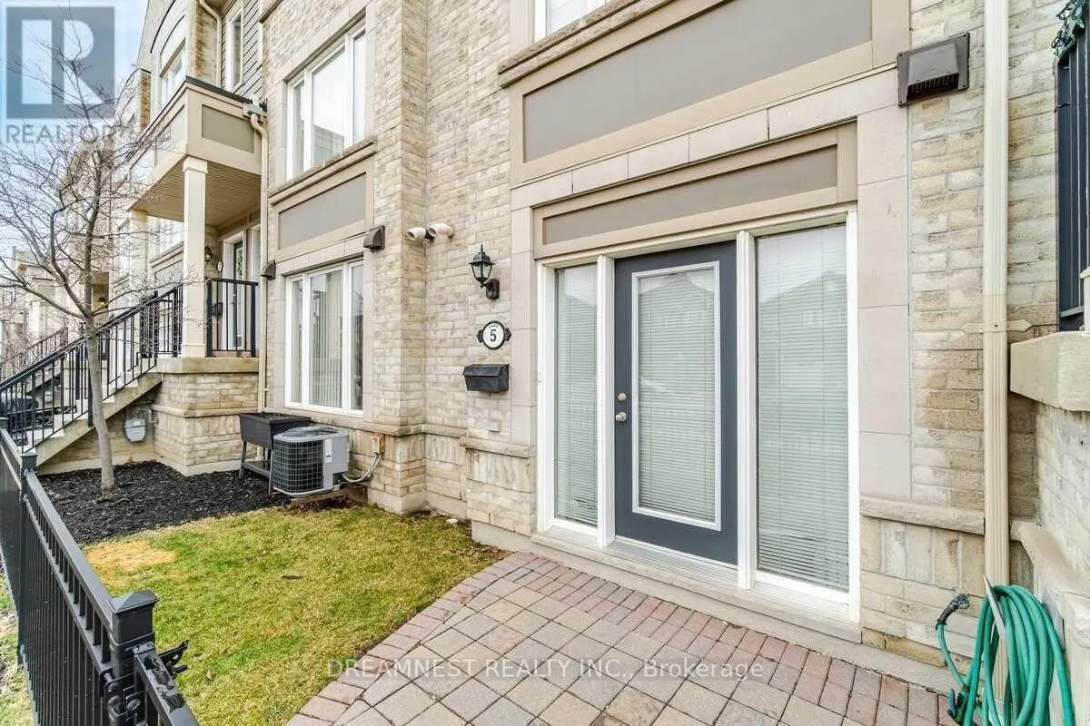5005 Oscar Peterson Boulevard #5