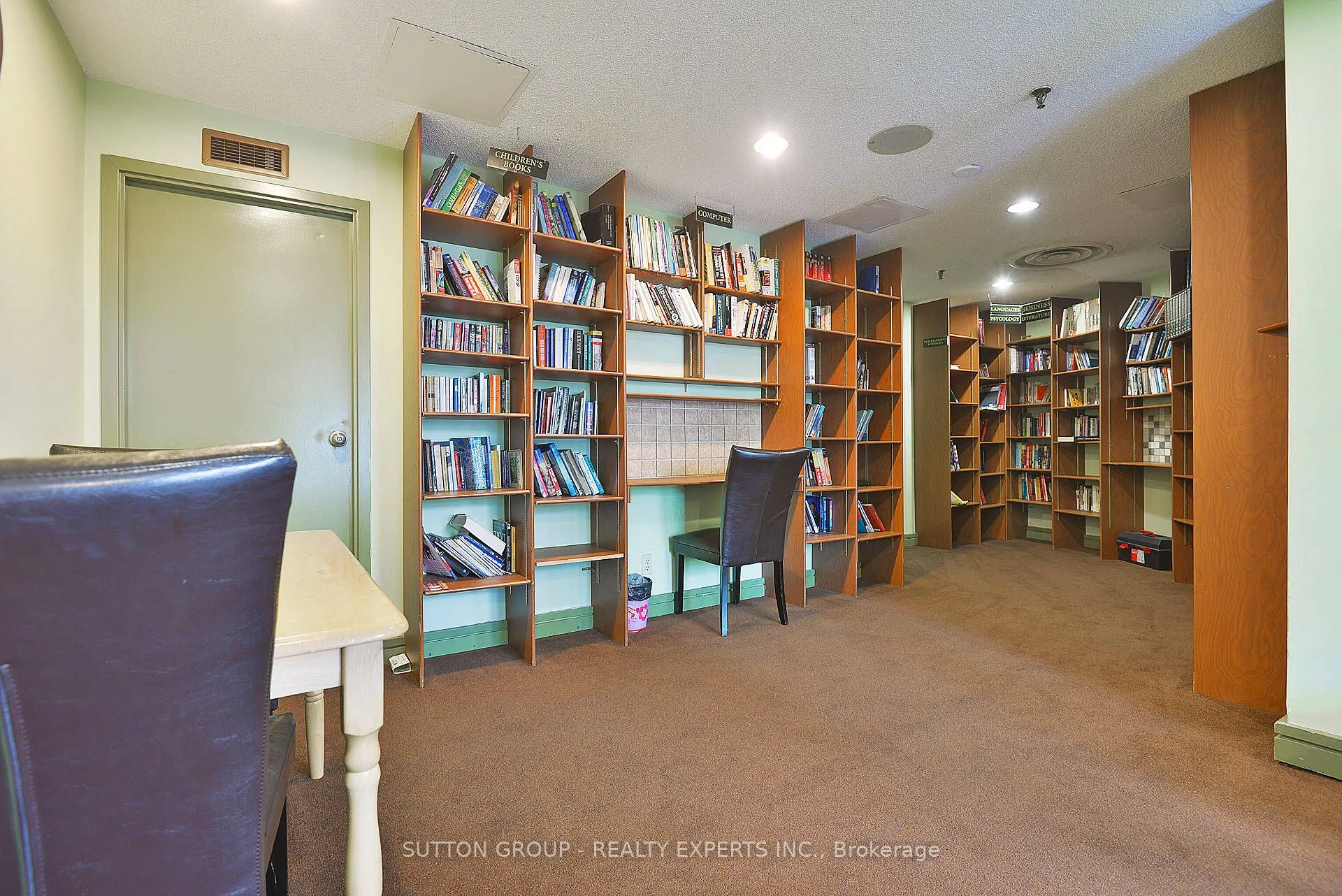 25 Trailwood Drive, #2002