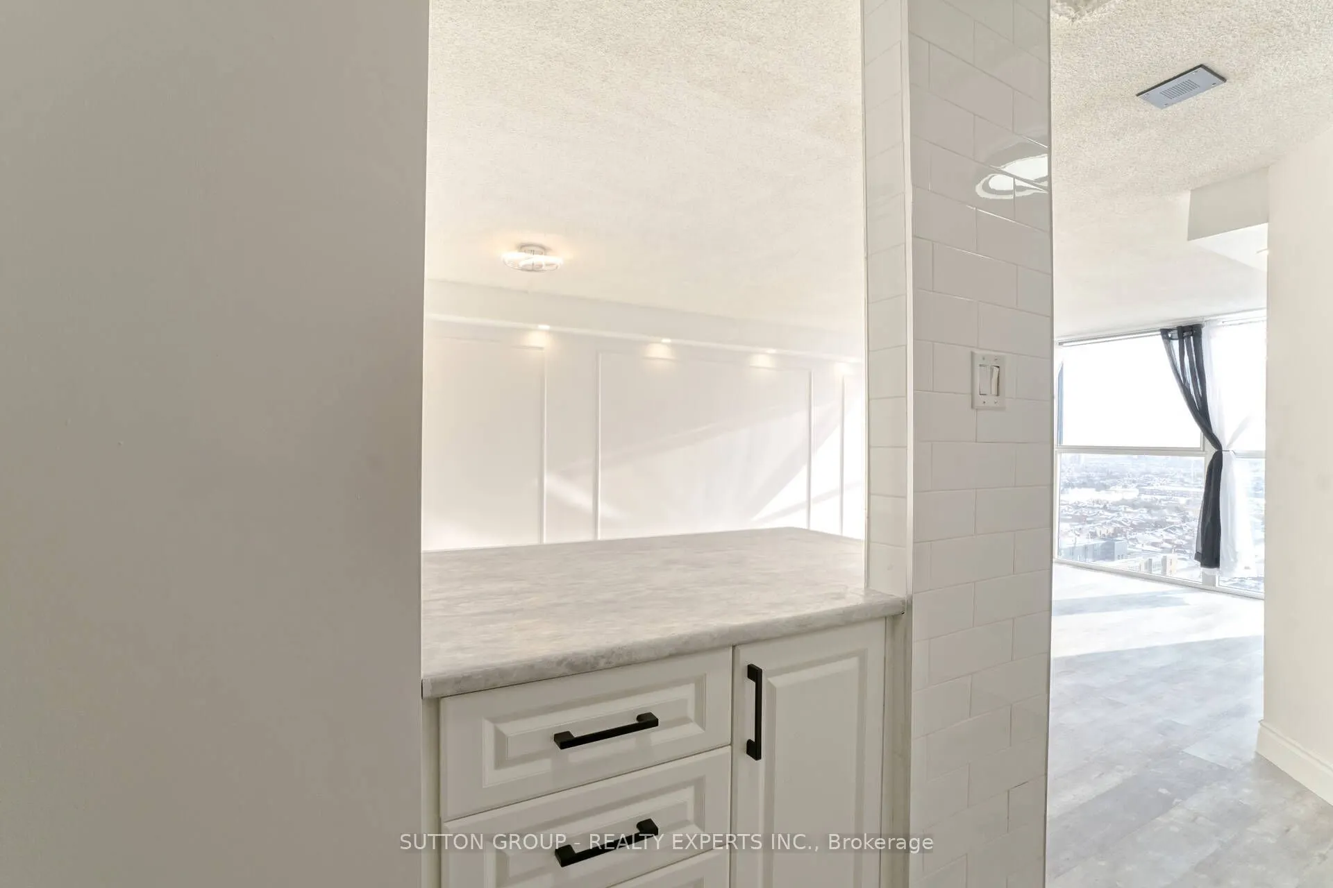 25 Trailwood Drive, #2002