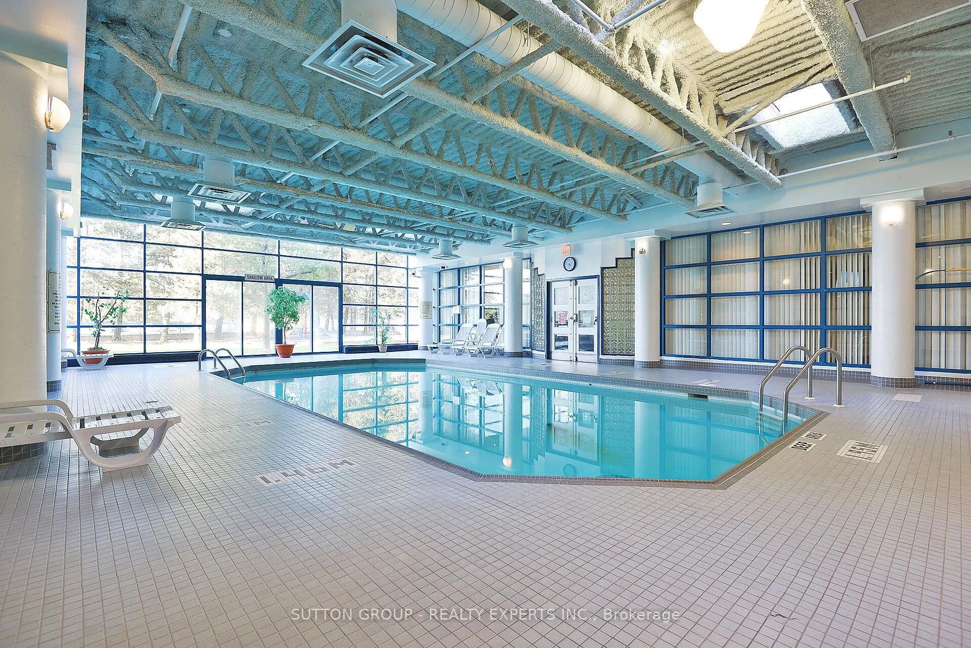 25 Trailwood Drive, #2002