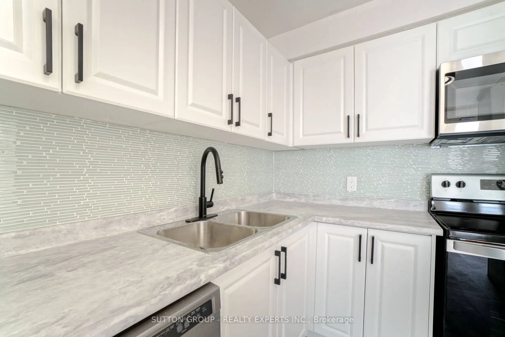 25 Trailwood Drive, #2002