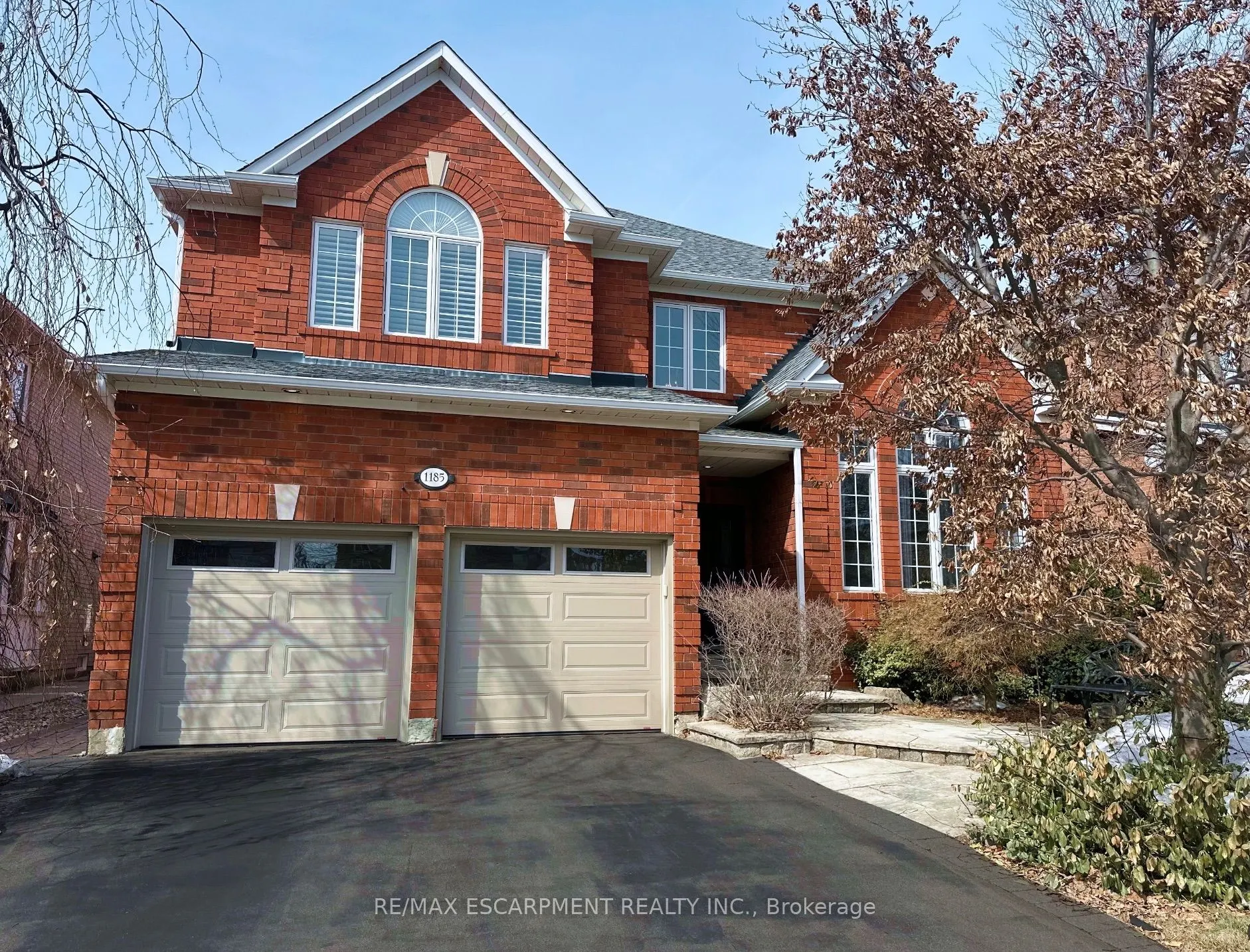 1185 Lindenrock Drive