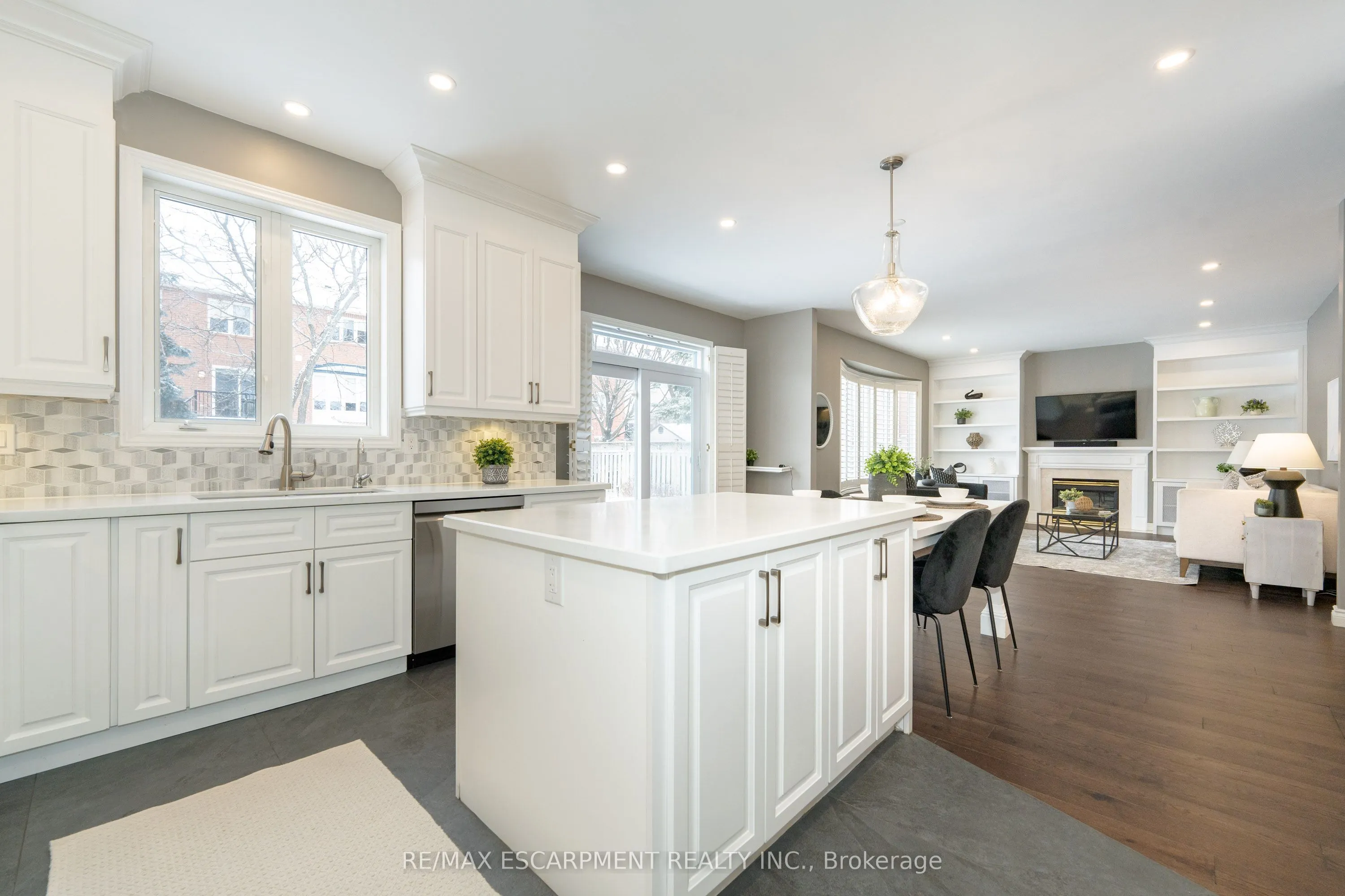 1185 Lindenrock Drive