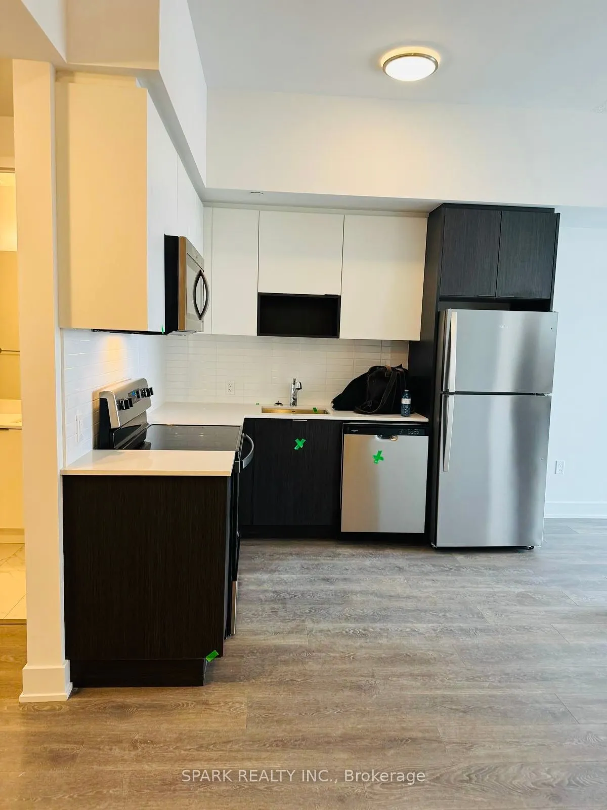 204 BURNHAMTHORPE ROAD E Road, #1606