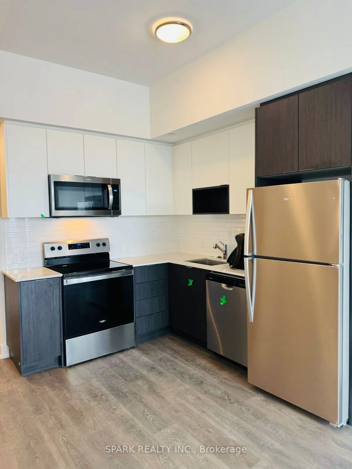 204 BURNHAMTHORPE ROAD E Road, #1606
