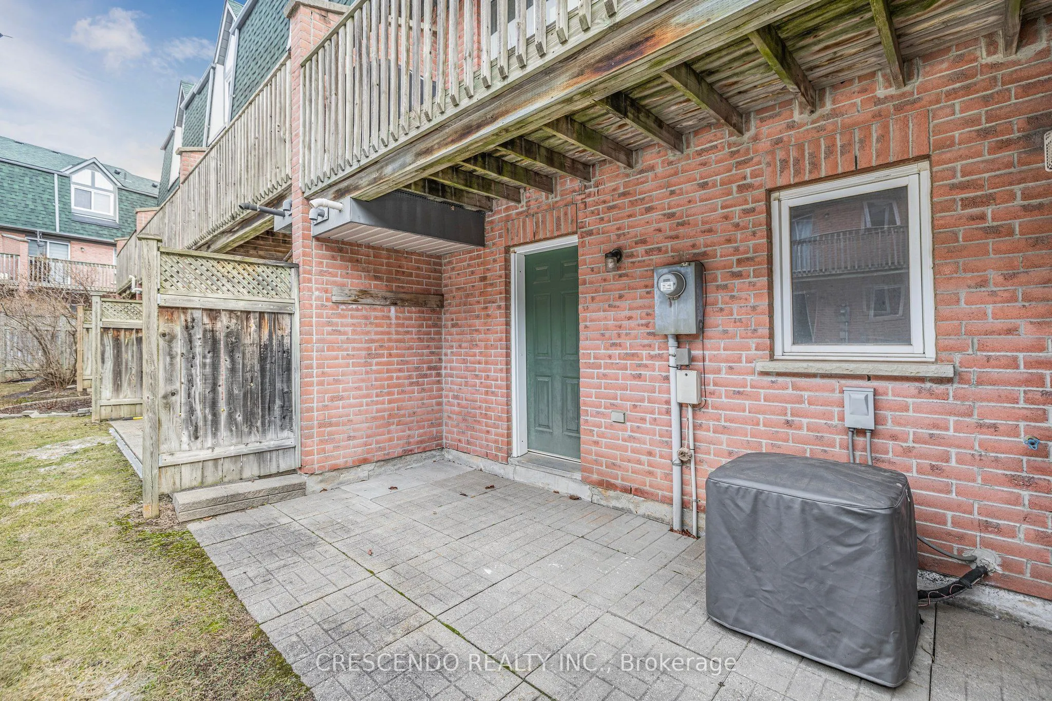 2945 Thomas Street, #95